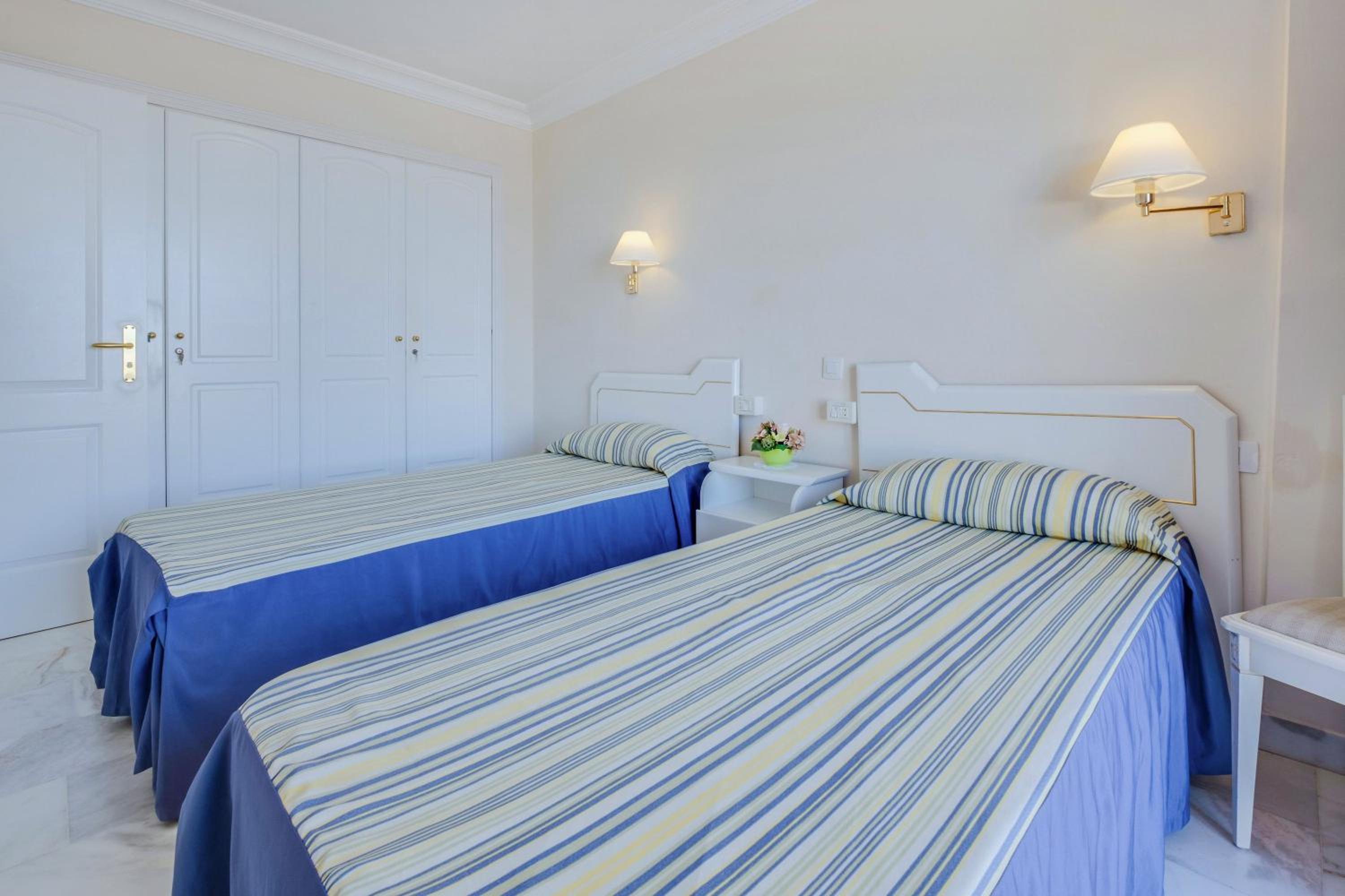 Superior One-Bedroom Apartment with Balcony - Photo 7