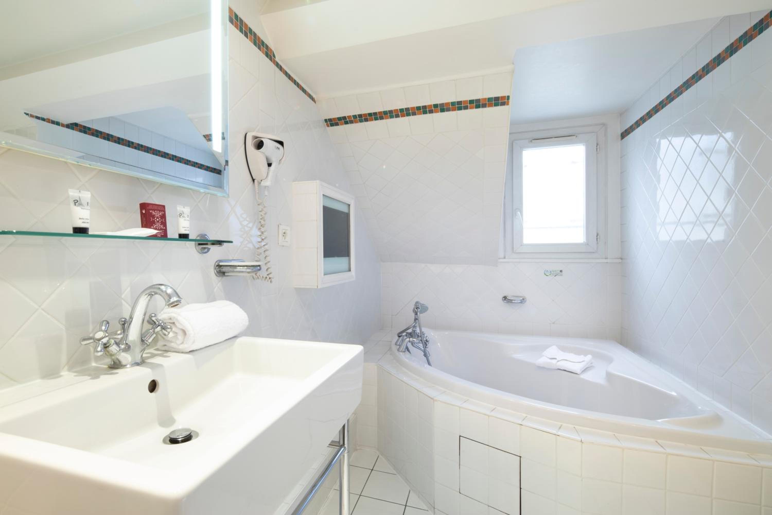Superior Twin Room photo 2