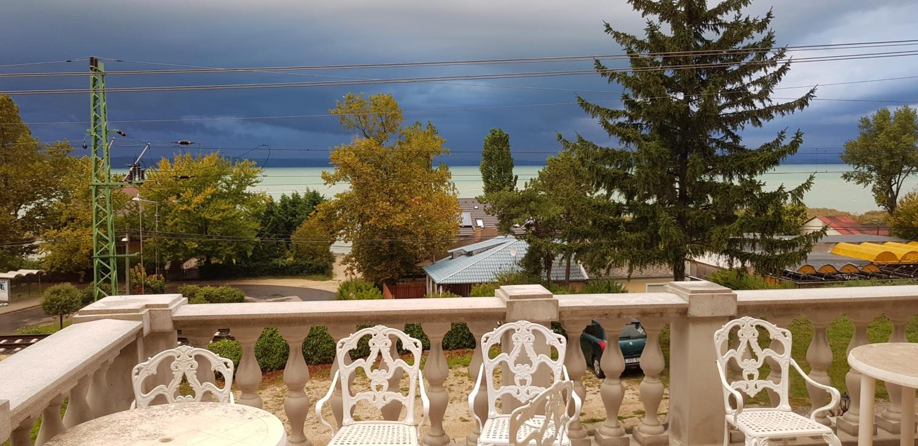 Deluxe Double or Twin Room with Lake View - Photo 6