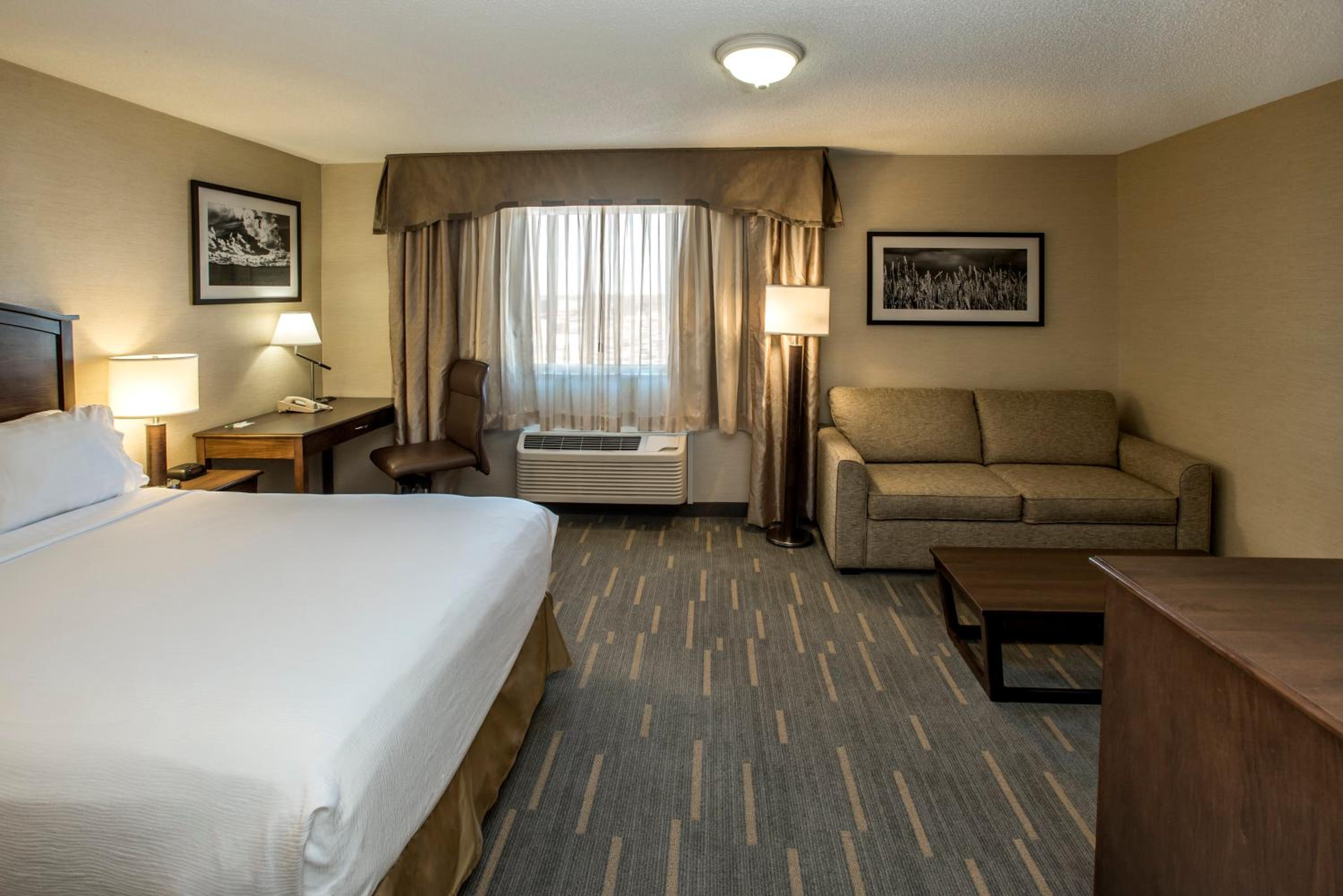 Standard Queen Room - Photo 9