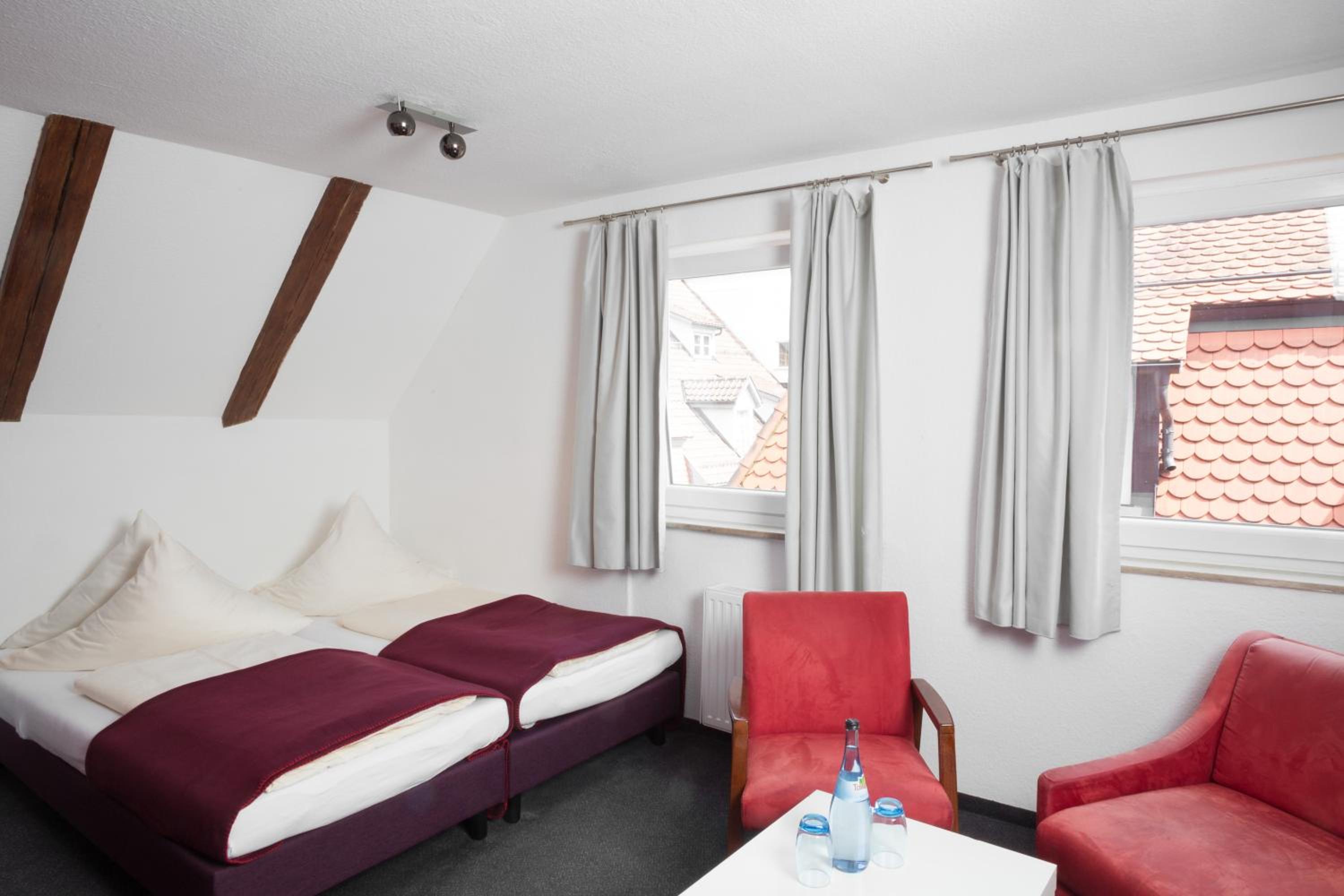 BASIC Double Room with shared WC on the floor