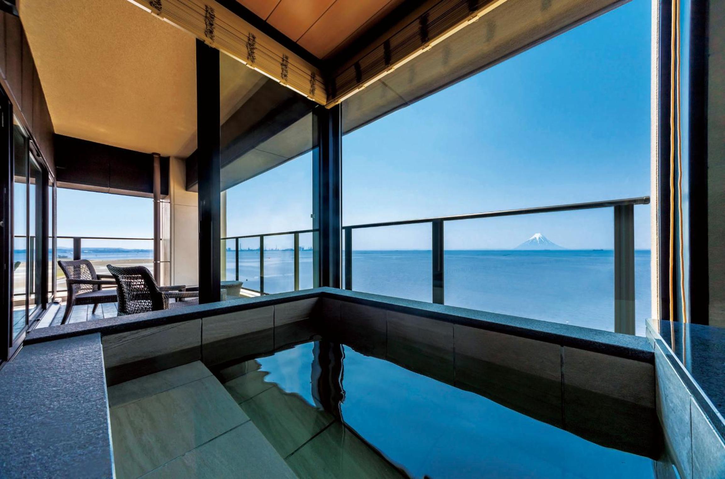 Twin Suite With Tatami Area And Ocean View photo 2