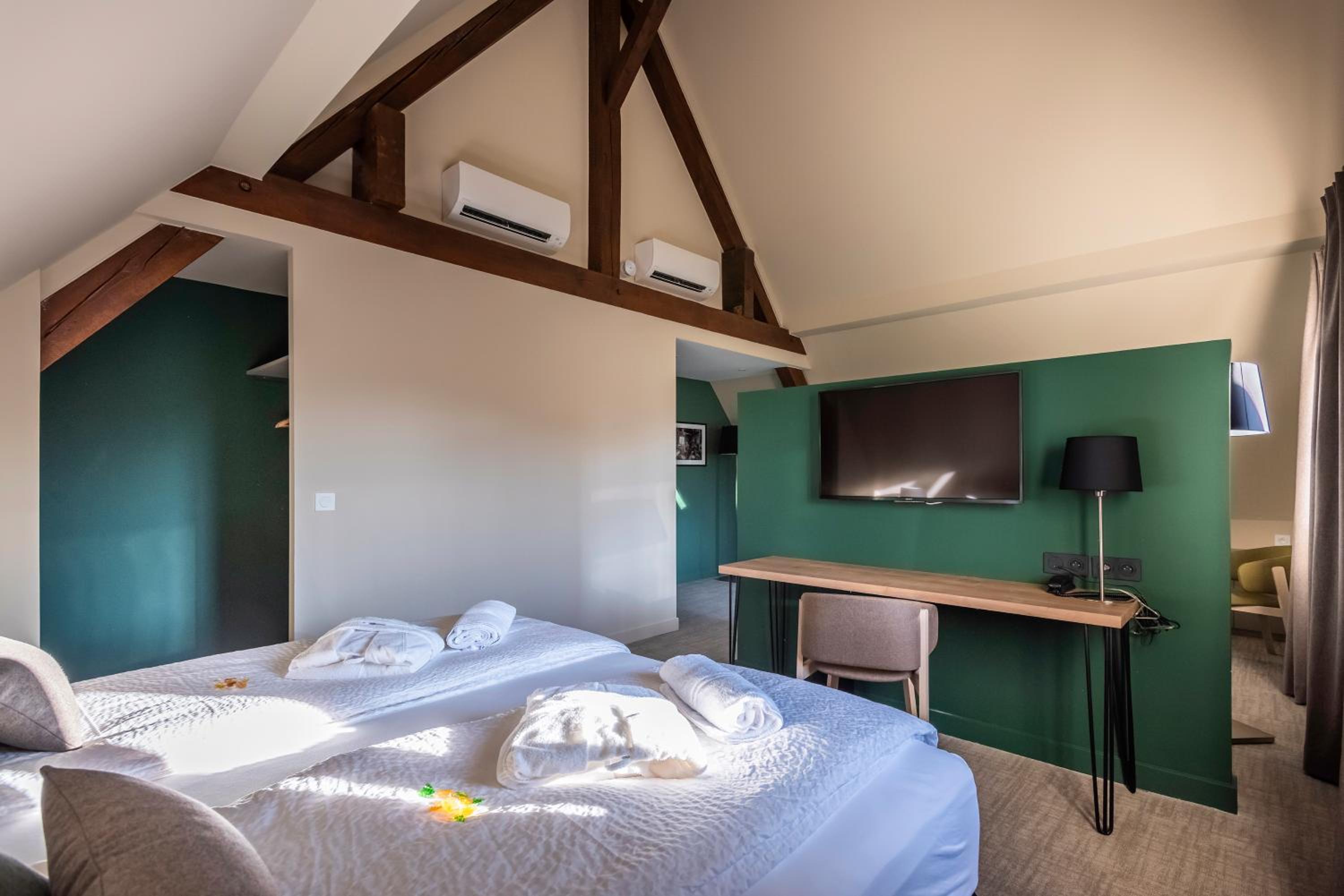 Deluxe Suite photo 2