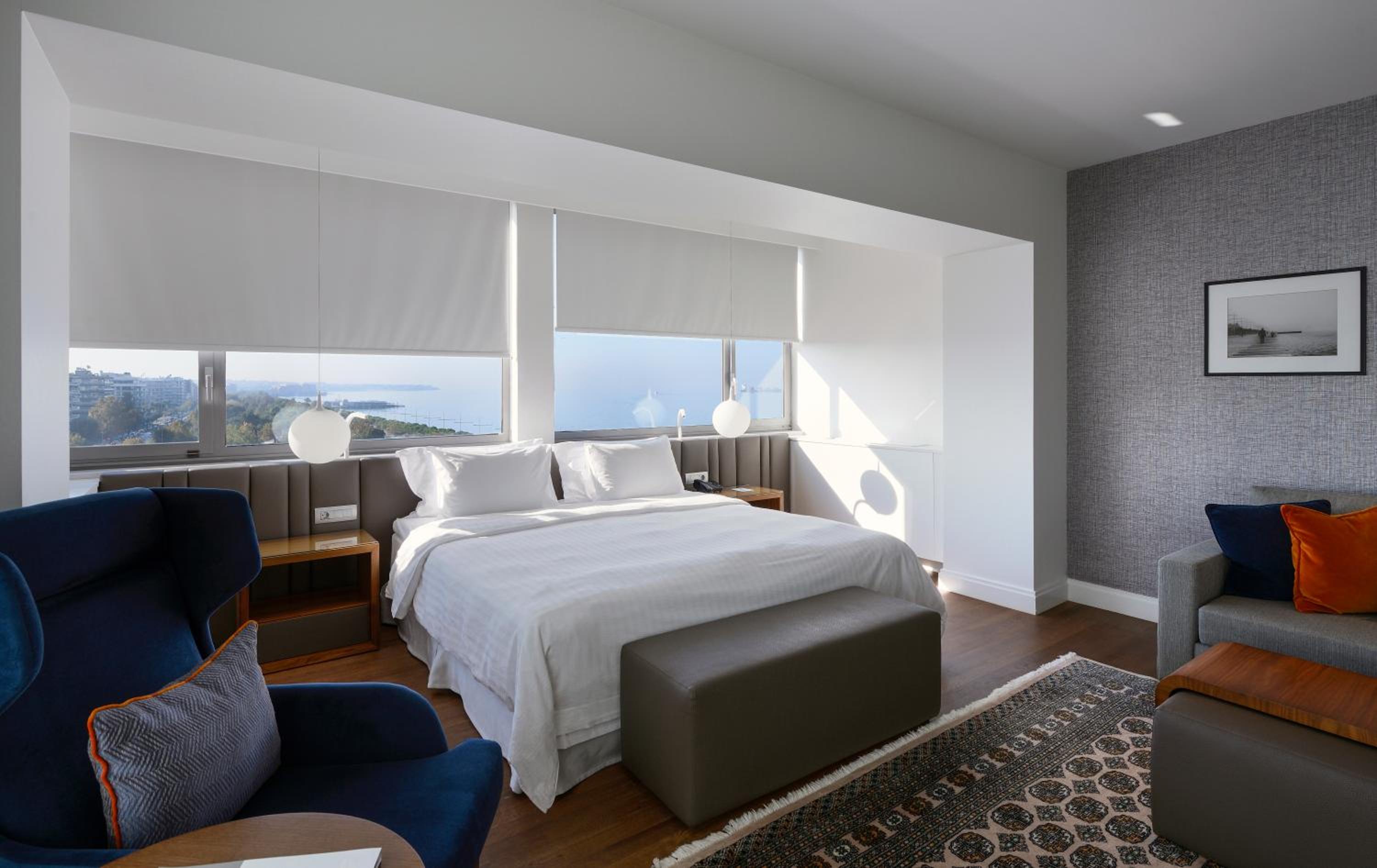 Junior Suite with City View - Photo 1