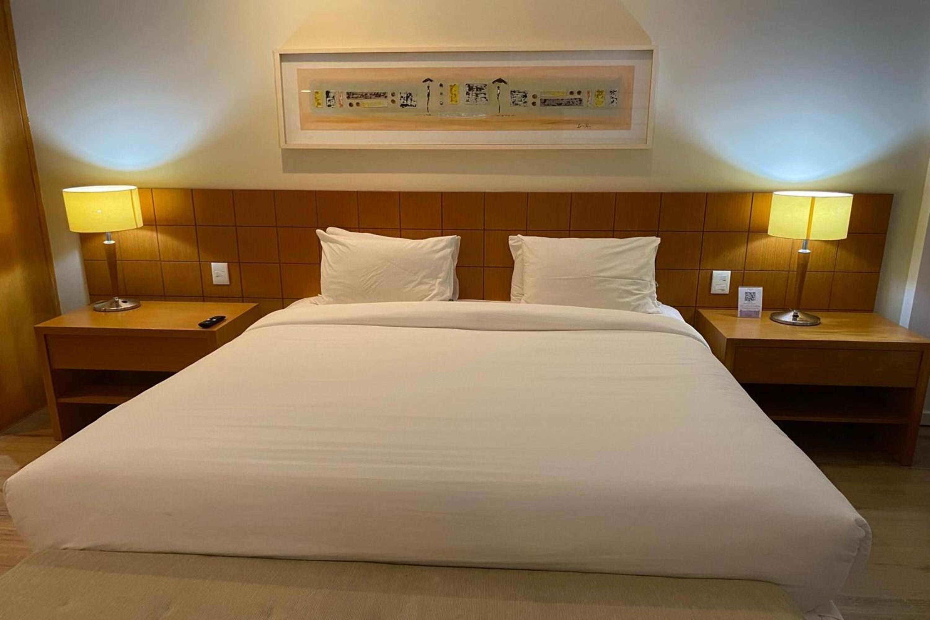 King Suite with Partial Ocean View - Non-Smoking
