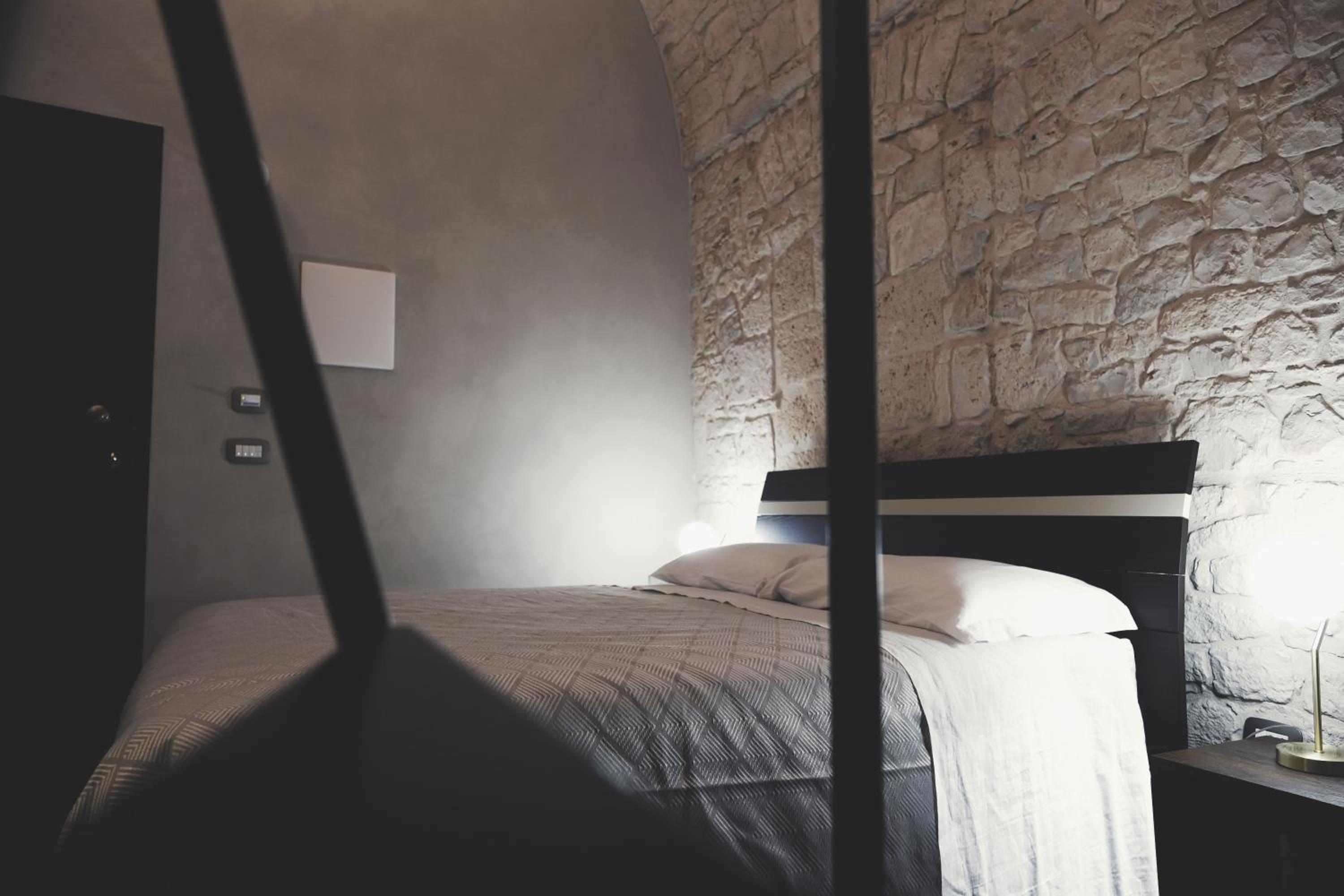 Deluxe Double Room - Photo 8