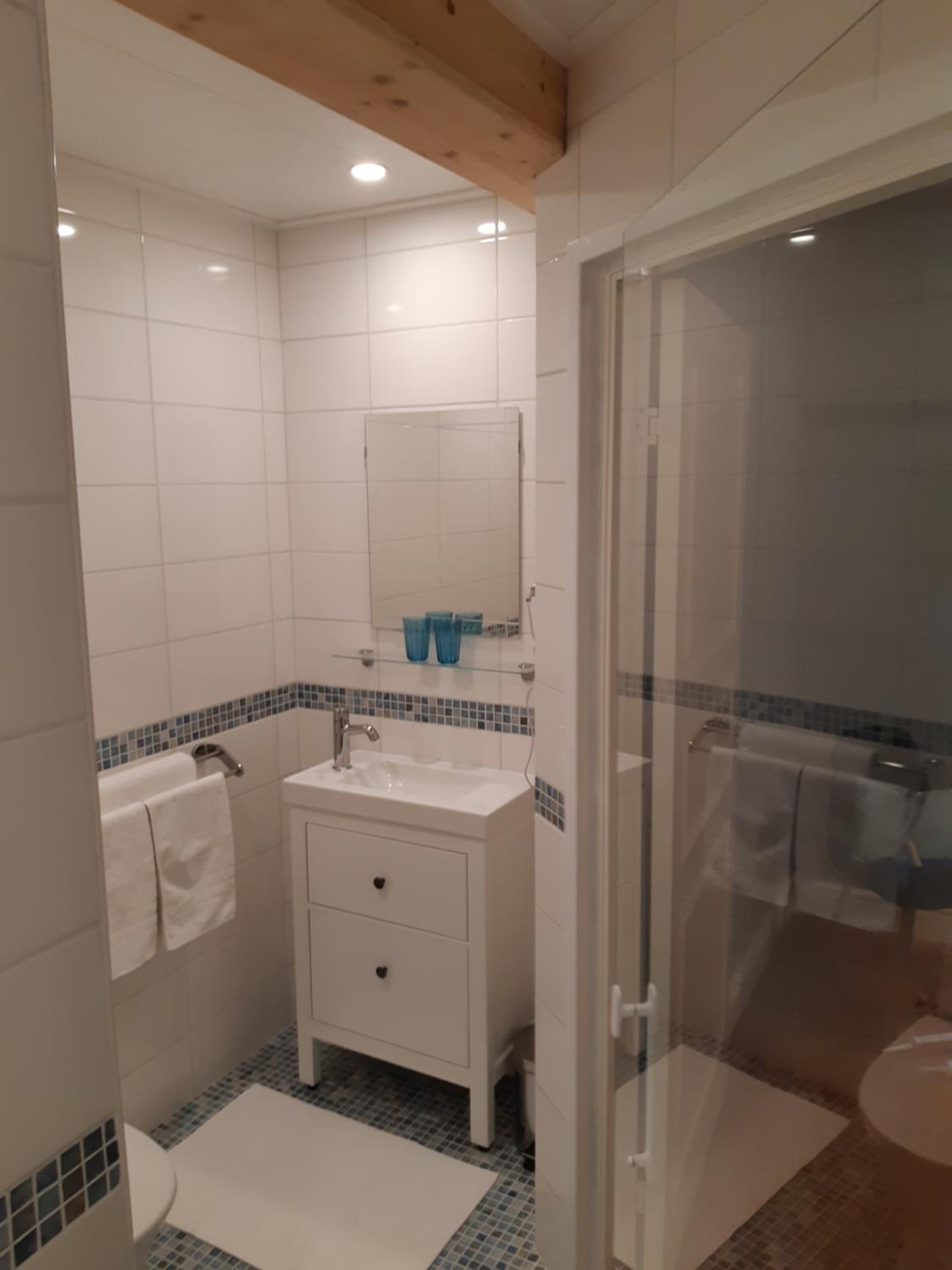 Deluxe Double Room with Shower photo 2