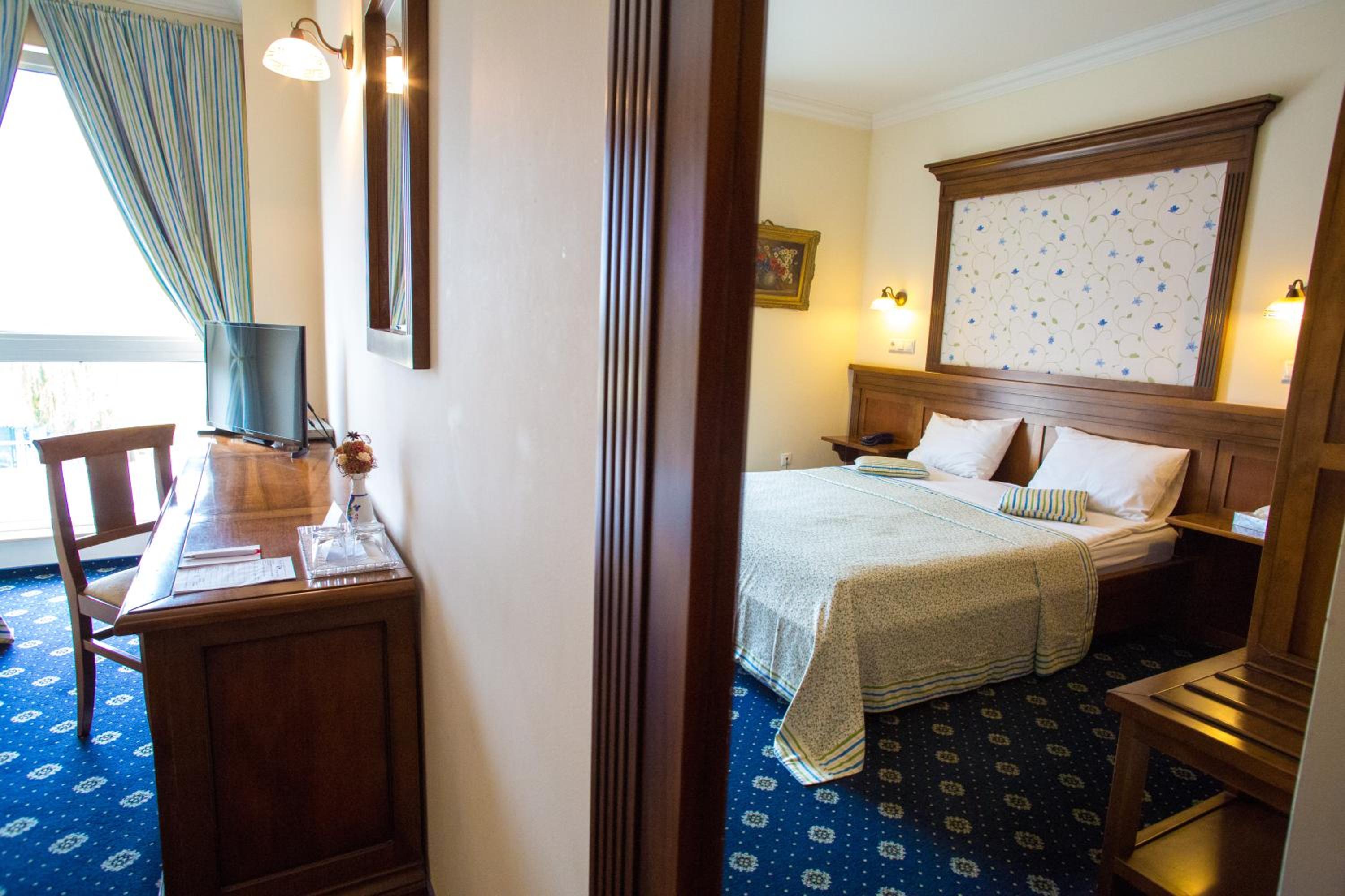 Single Room with Bathroom photo 3
