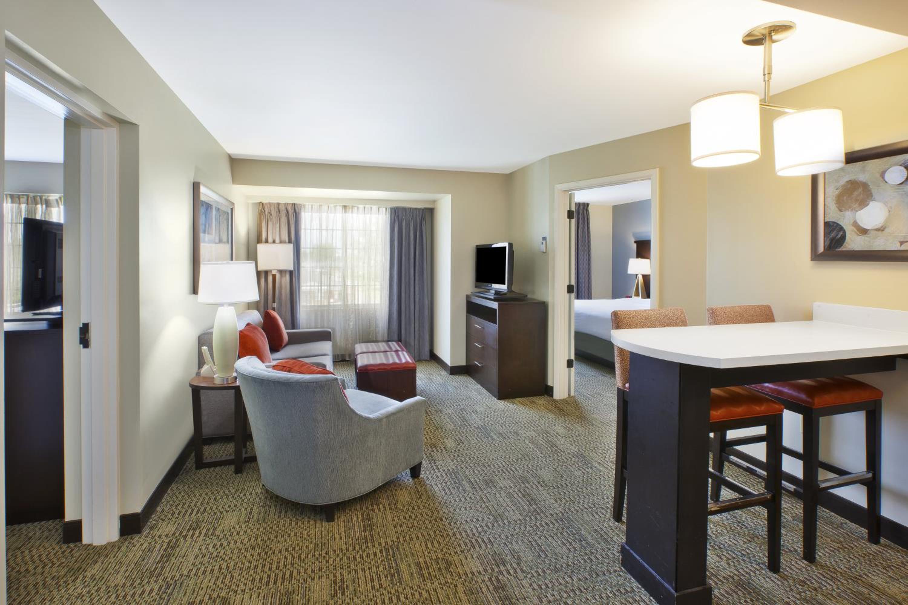 One-Bedroom Double Suite - Non-Smoking - Photo 2