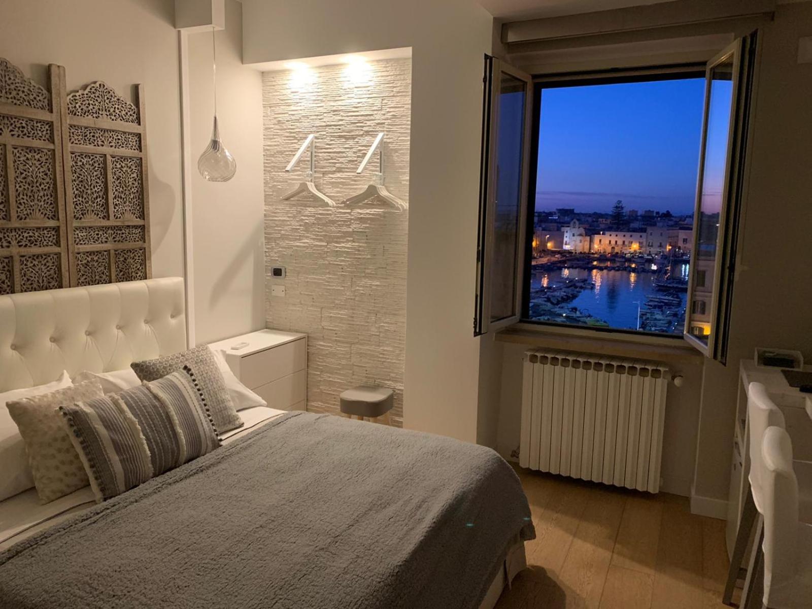 Deluxe Double Room with Window and Sea View - Photo 1