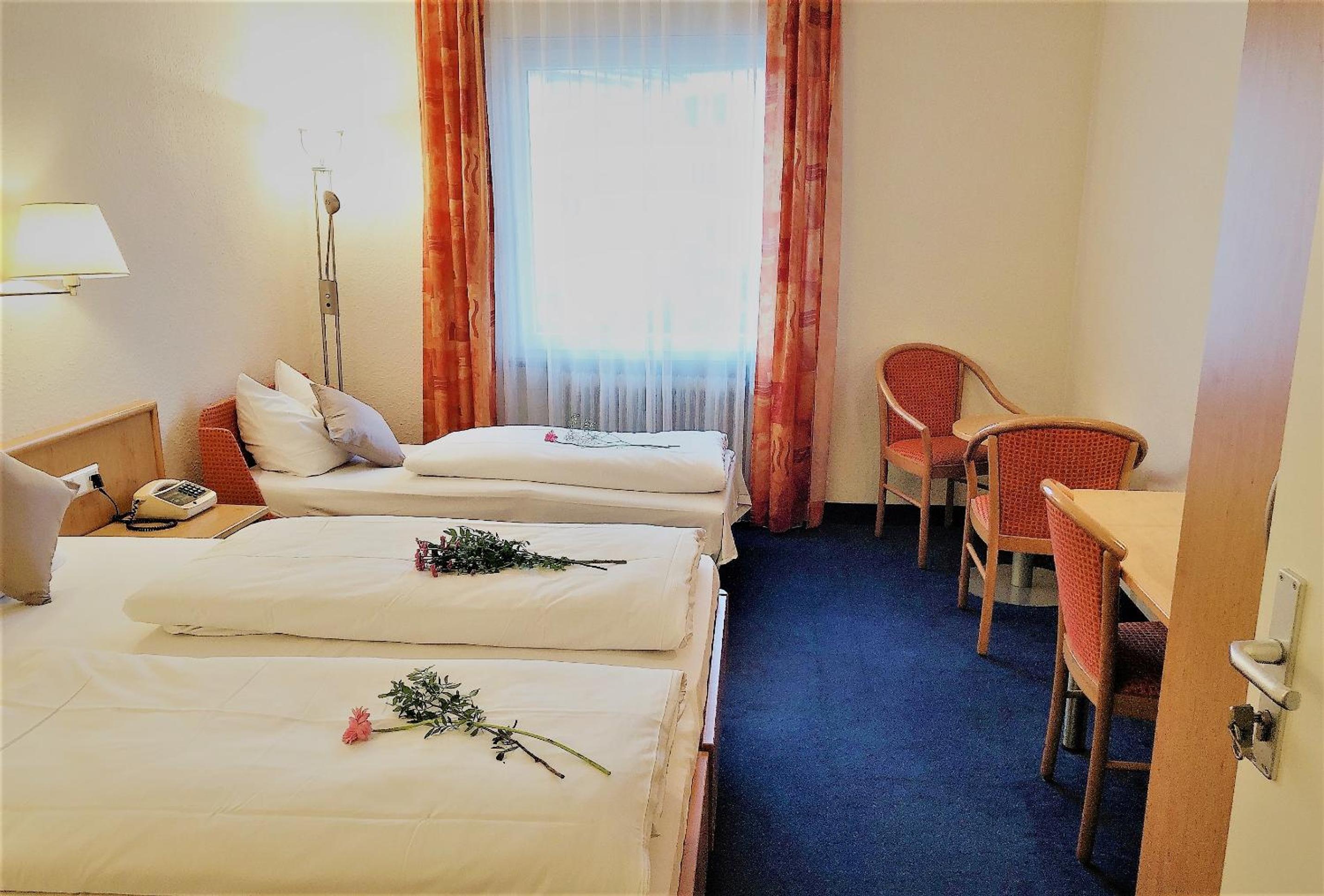 Triple Room - Photo 11