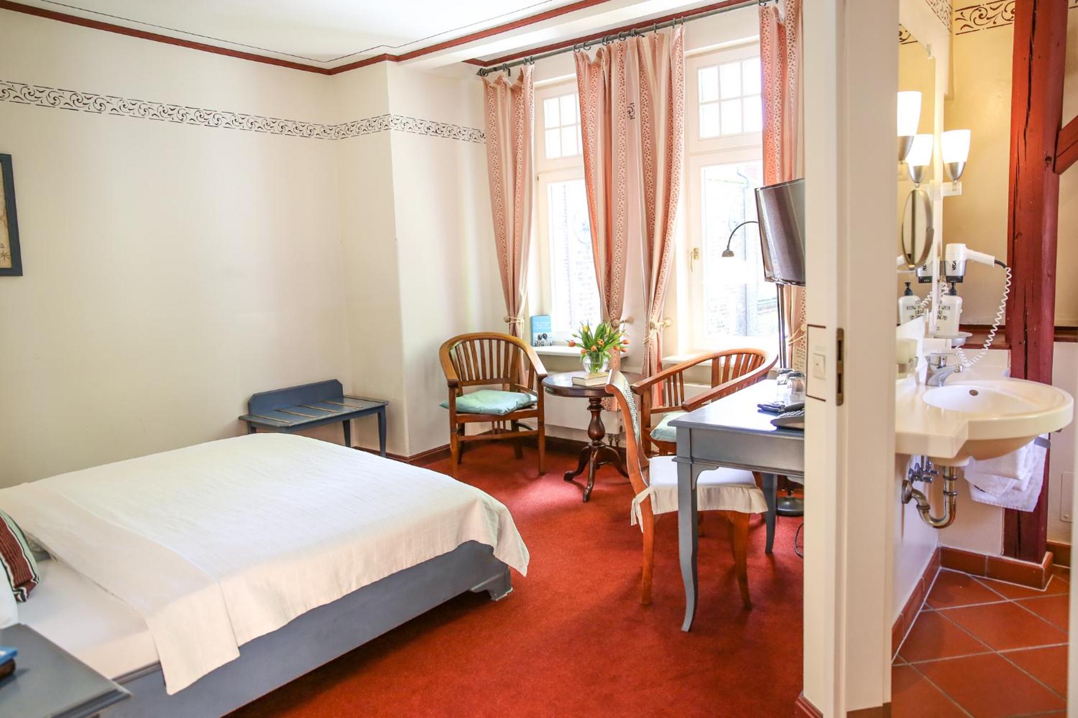 Double Room - Photo 6