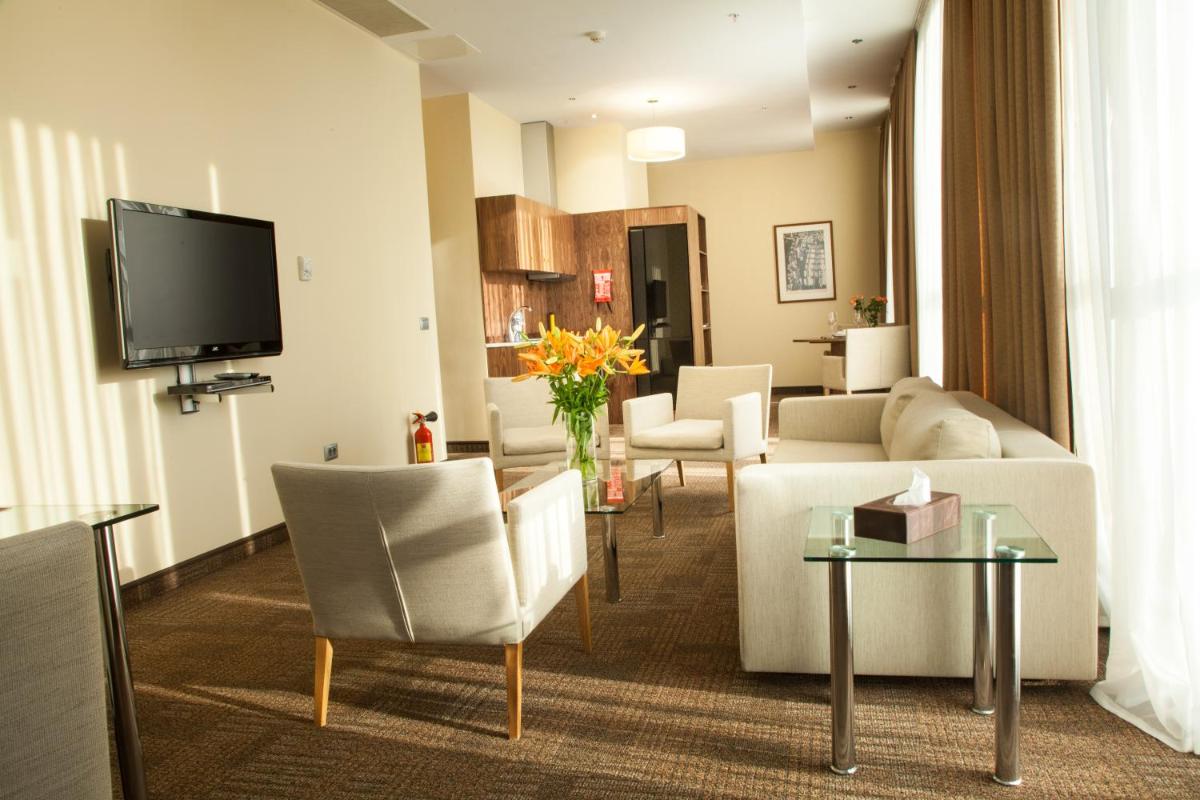 Apartment photo 2