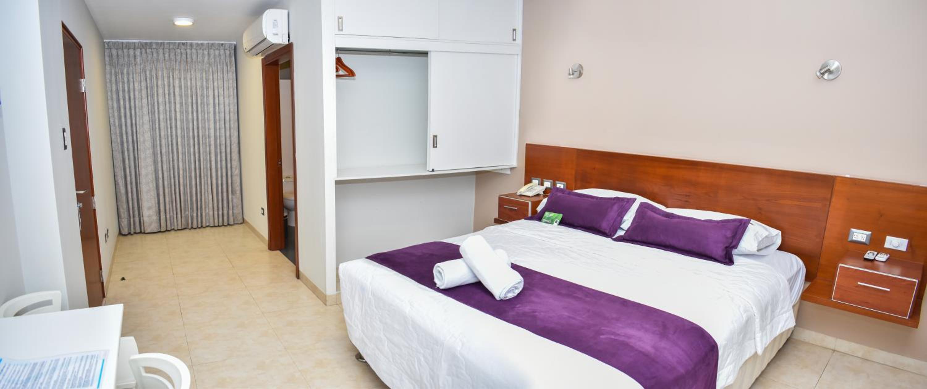 Queen Room - Disability Access photo 2