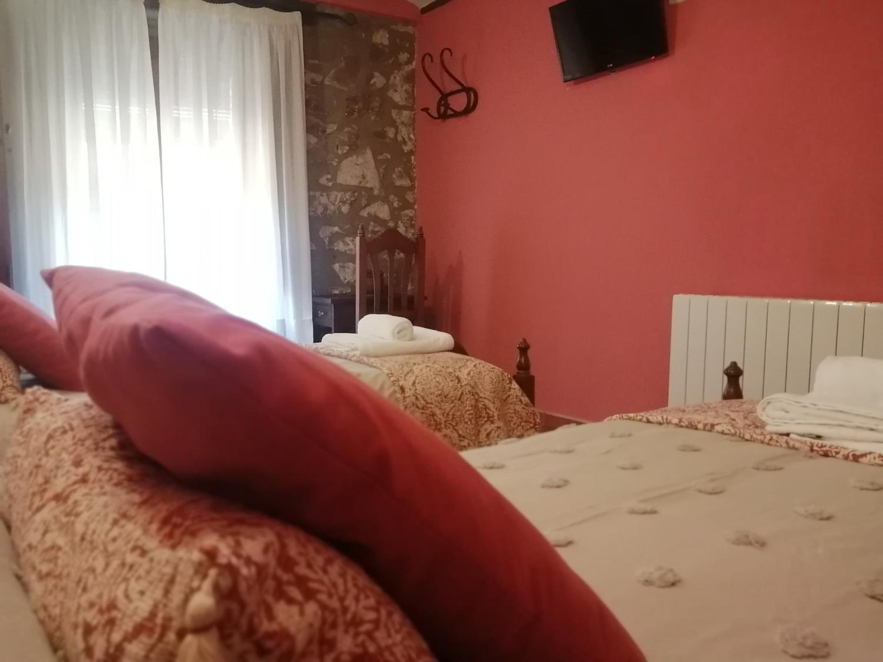 Double Room with Balcony - Photo 1