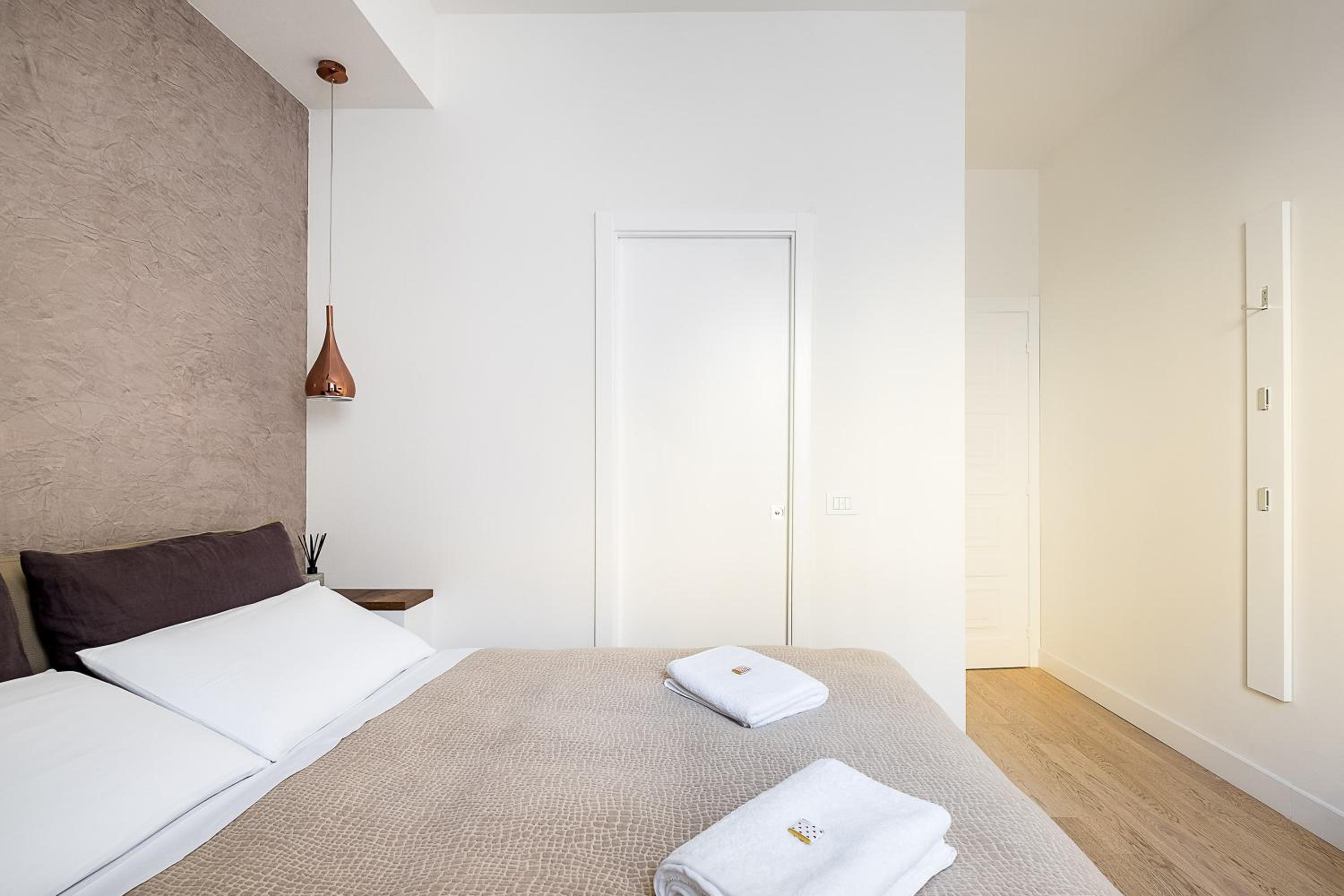 Small Double Room - Photo 15