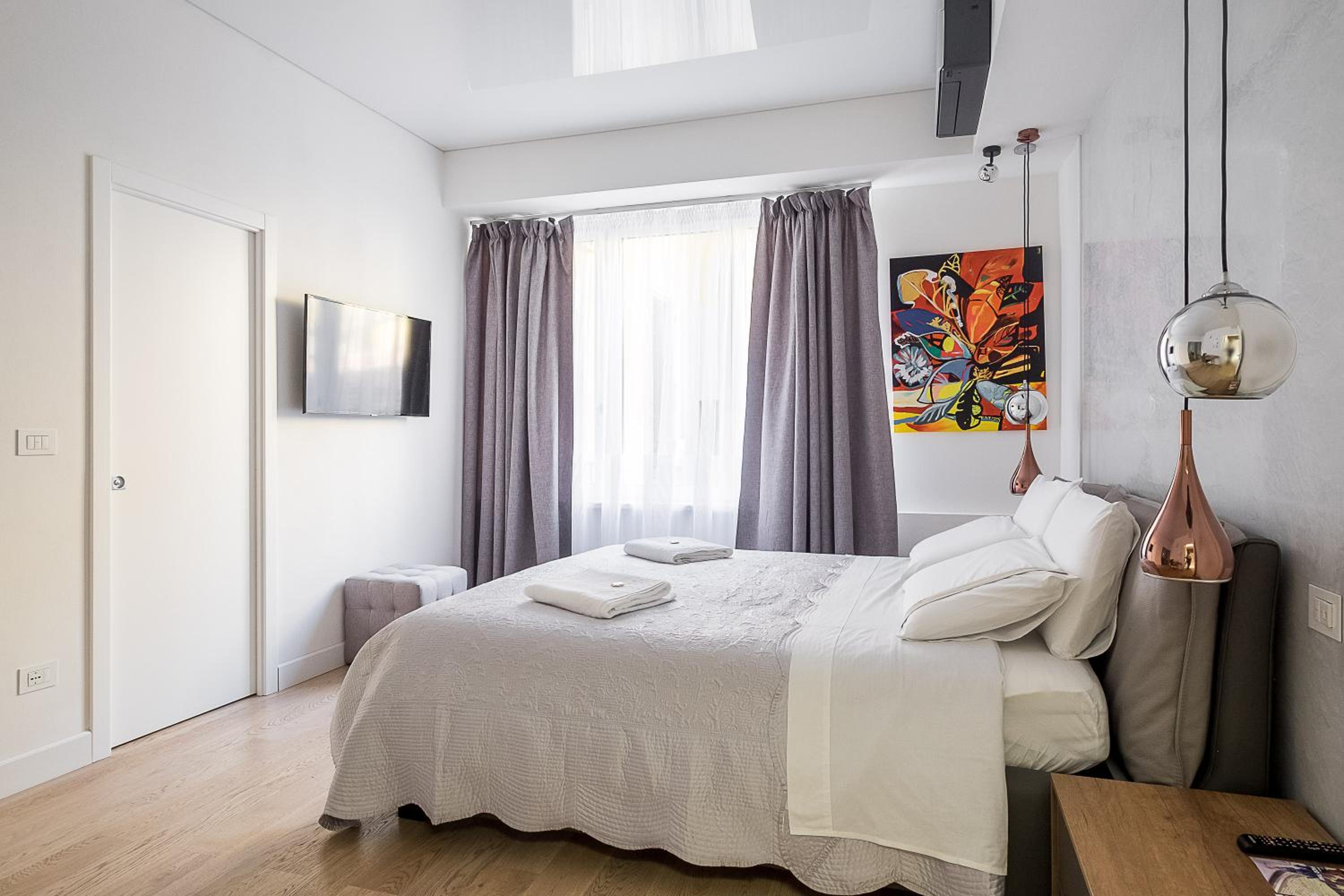 Deluxe King Room - Photo 1