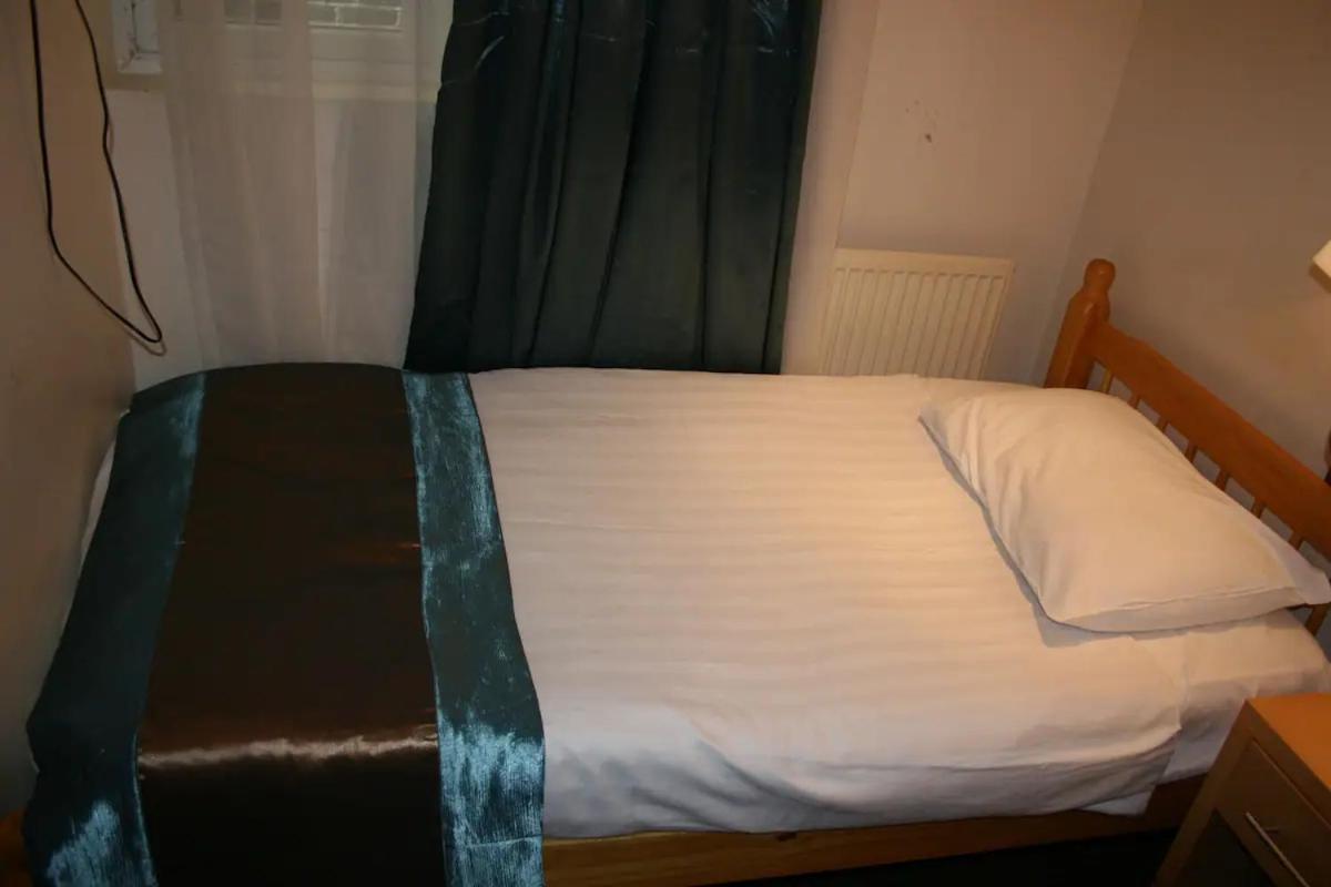 Small Single Room photo 1
