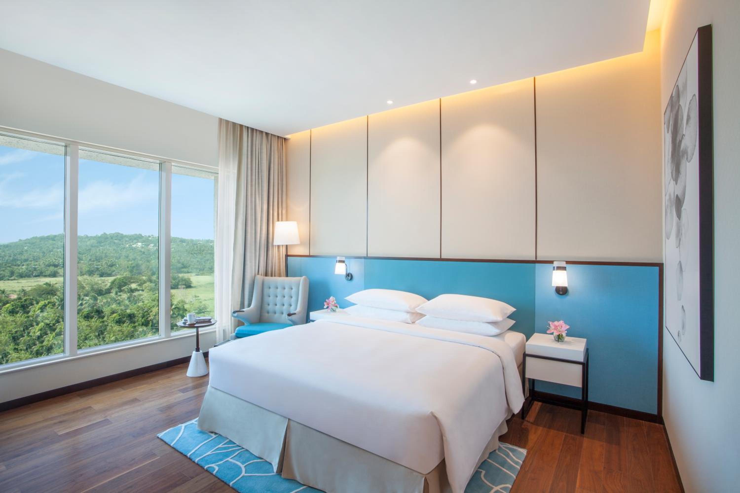 King Room with Pool View - Photo 1