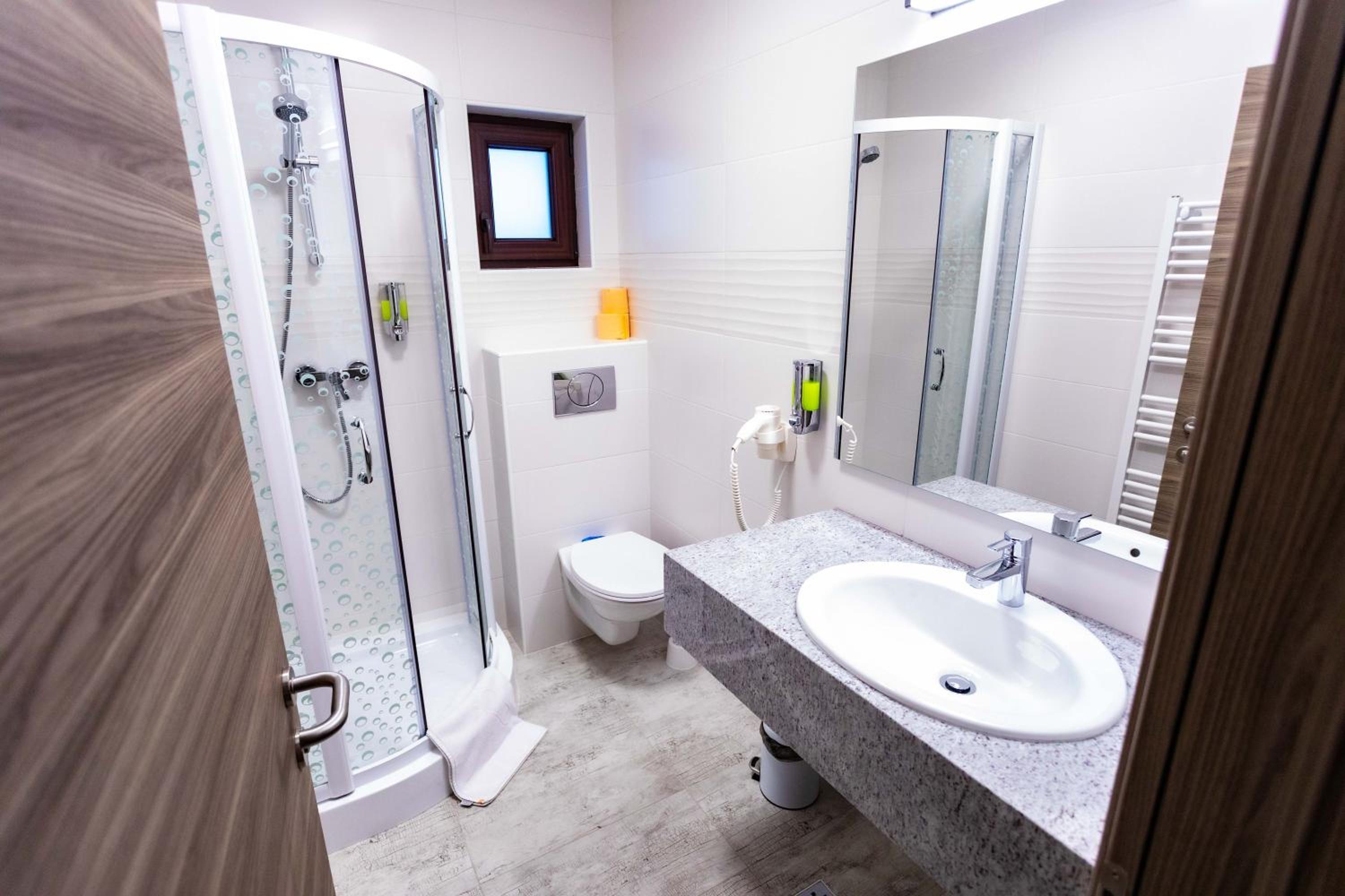 Standard Twin Room - Photo 3