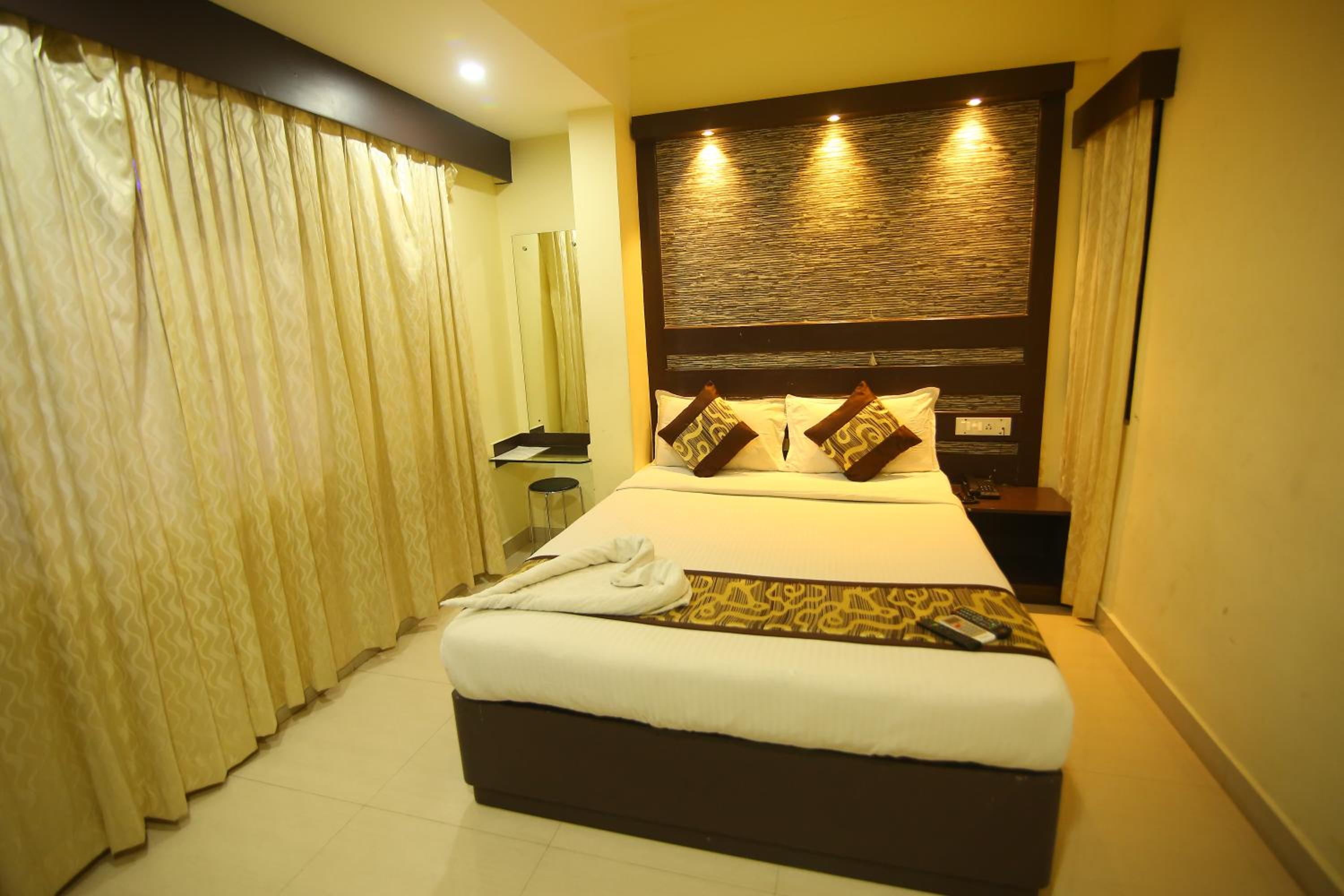 Deluxe Double Room - Photo 1