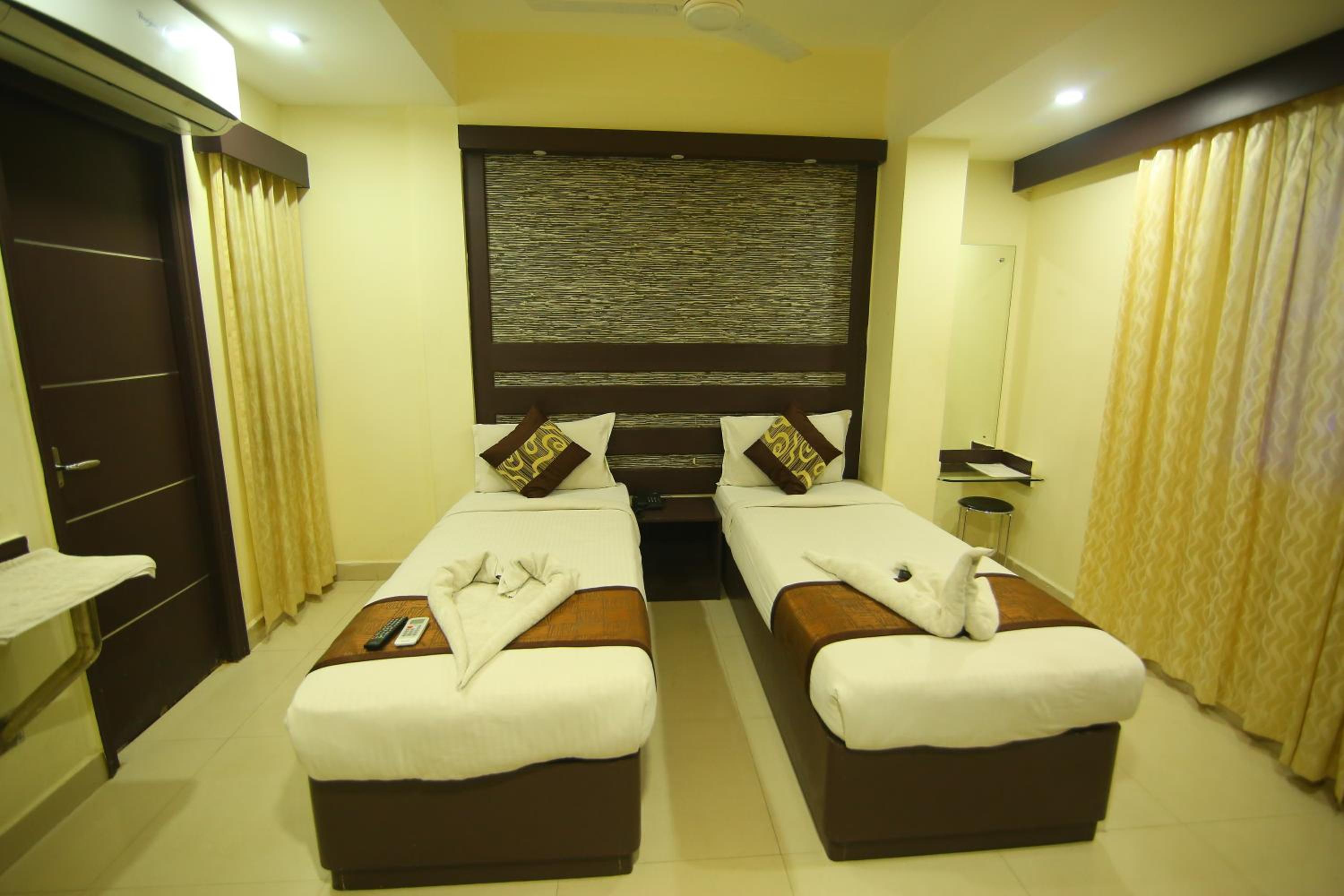Deluxe Double Room - Photo 43
