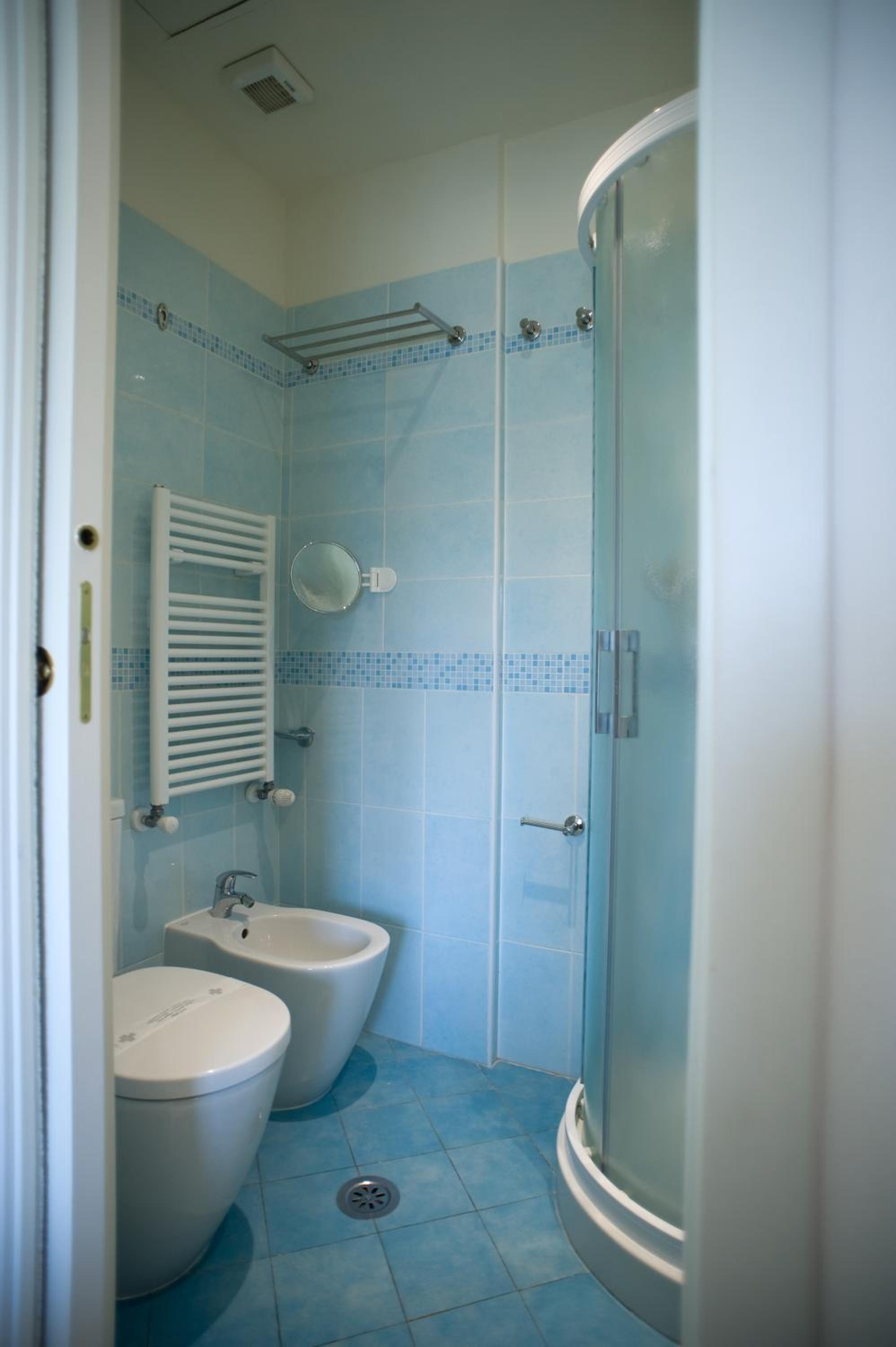 Double Room - Photo 8