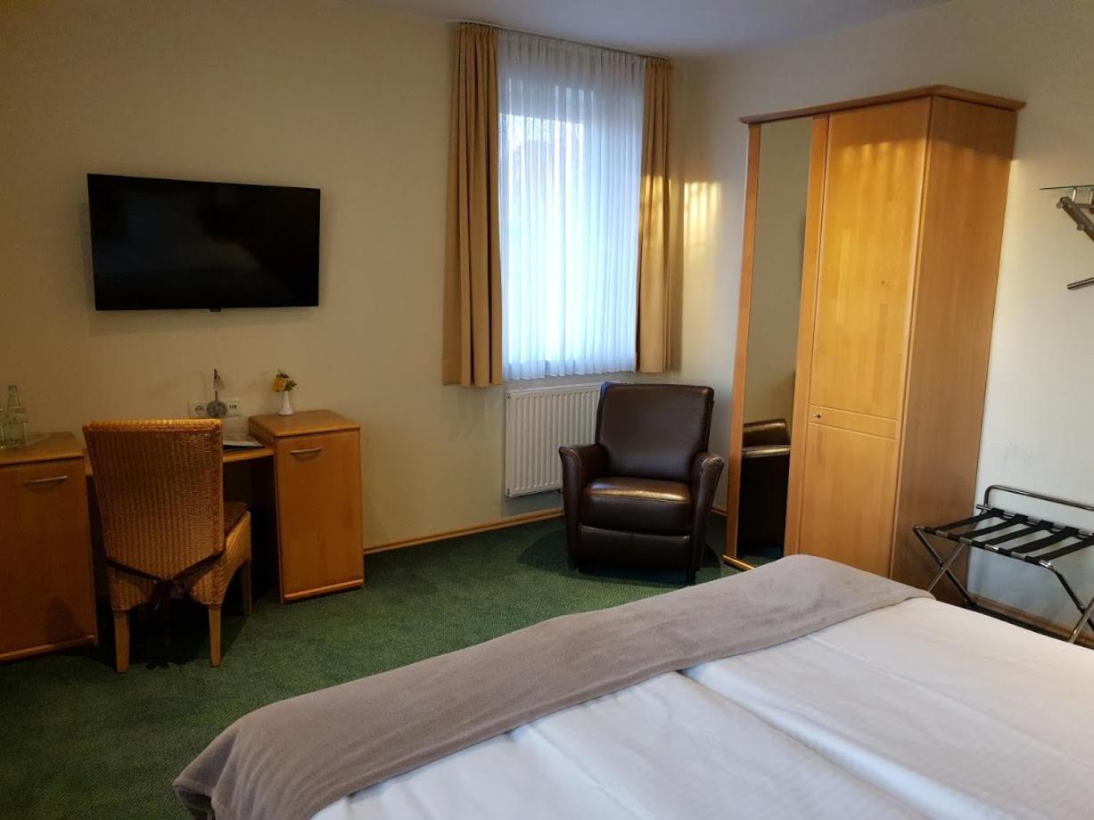 Deluxe Double or Twin Room - Photo 8