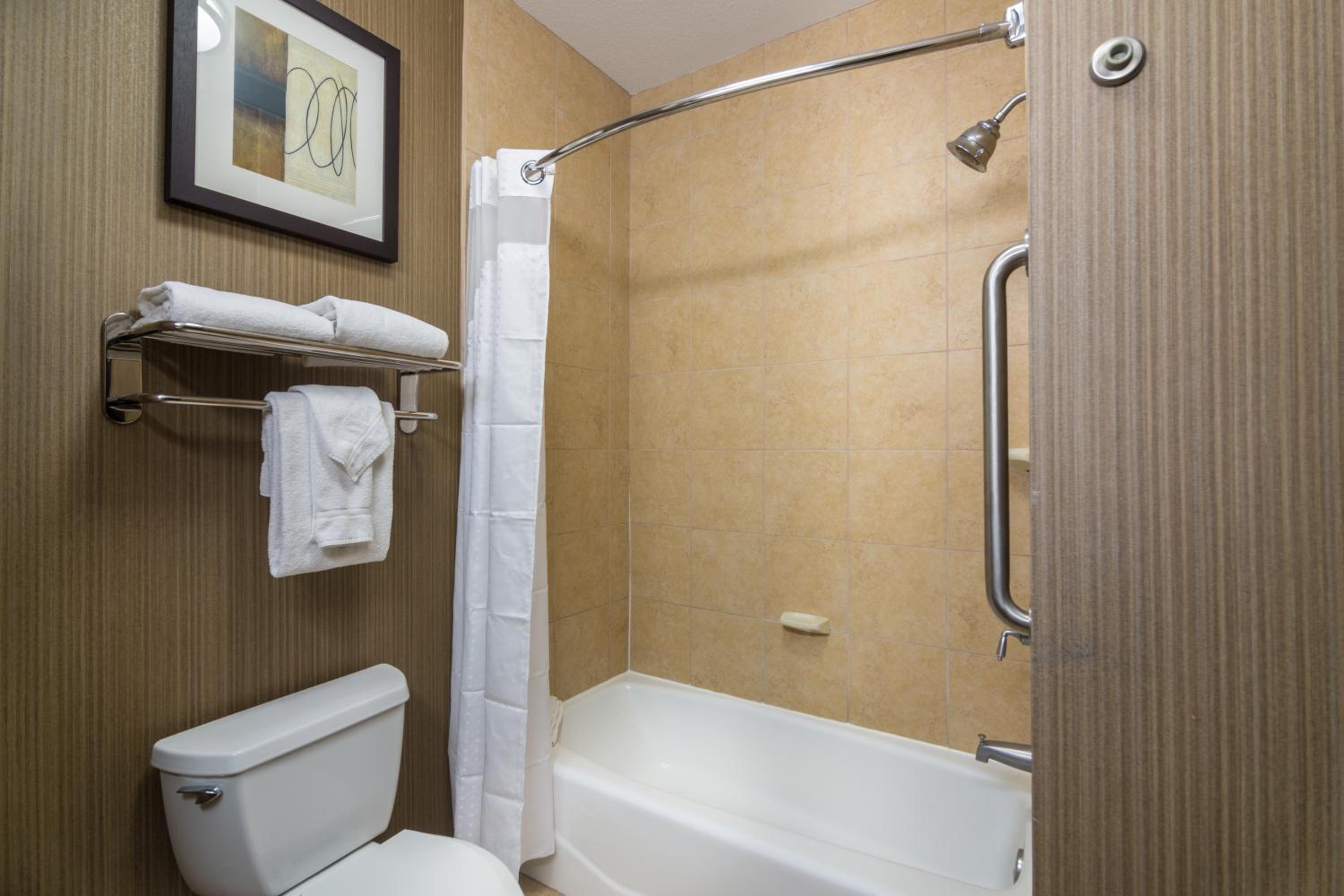 Standard King Room with Accessible Tub - Mobility Access - Photo 2