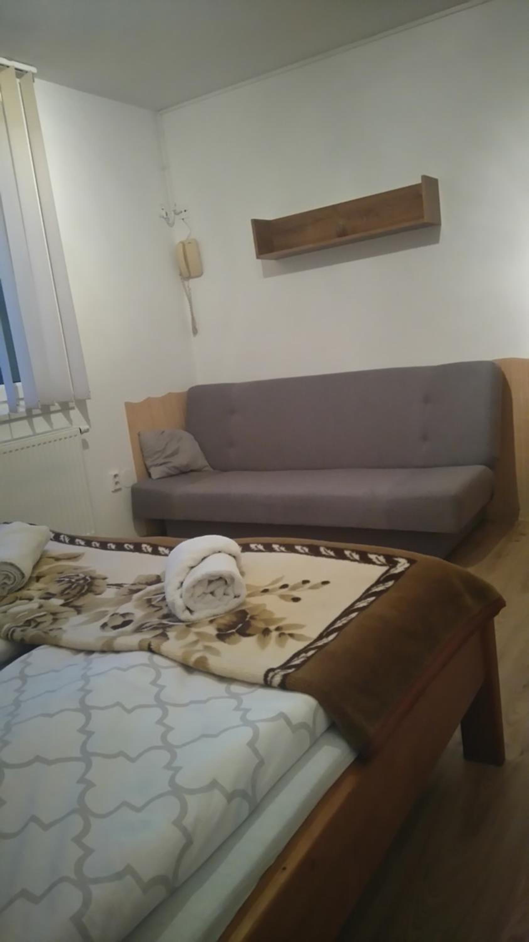 Triple Room with Private Bathroom - Photo 3