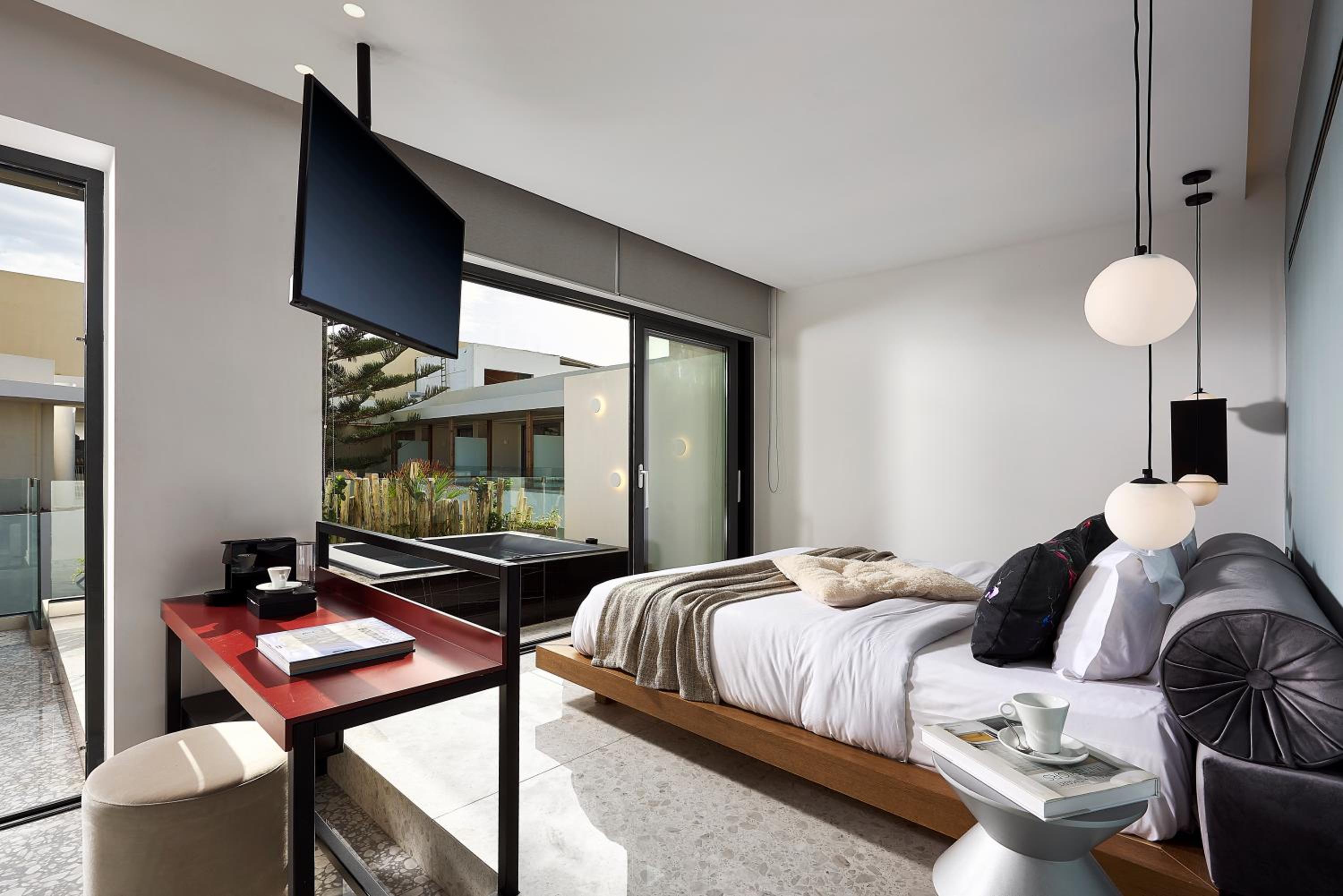 Superior Suite with Outdoor Jacuzzi -Sea View photo 1