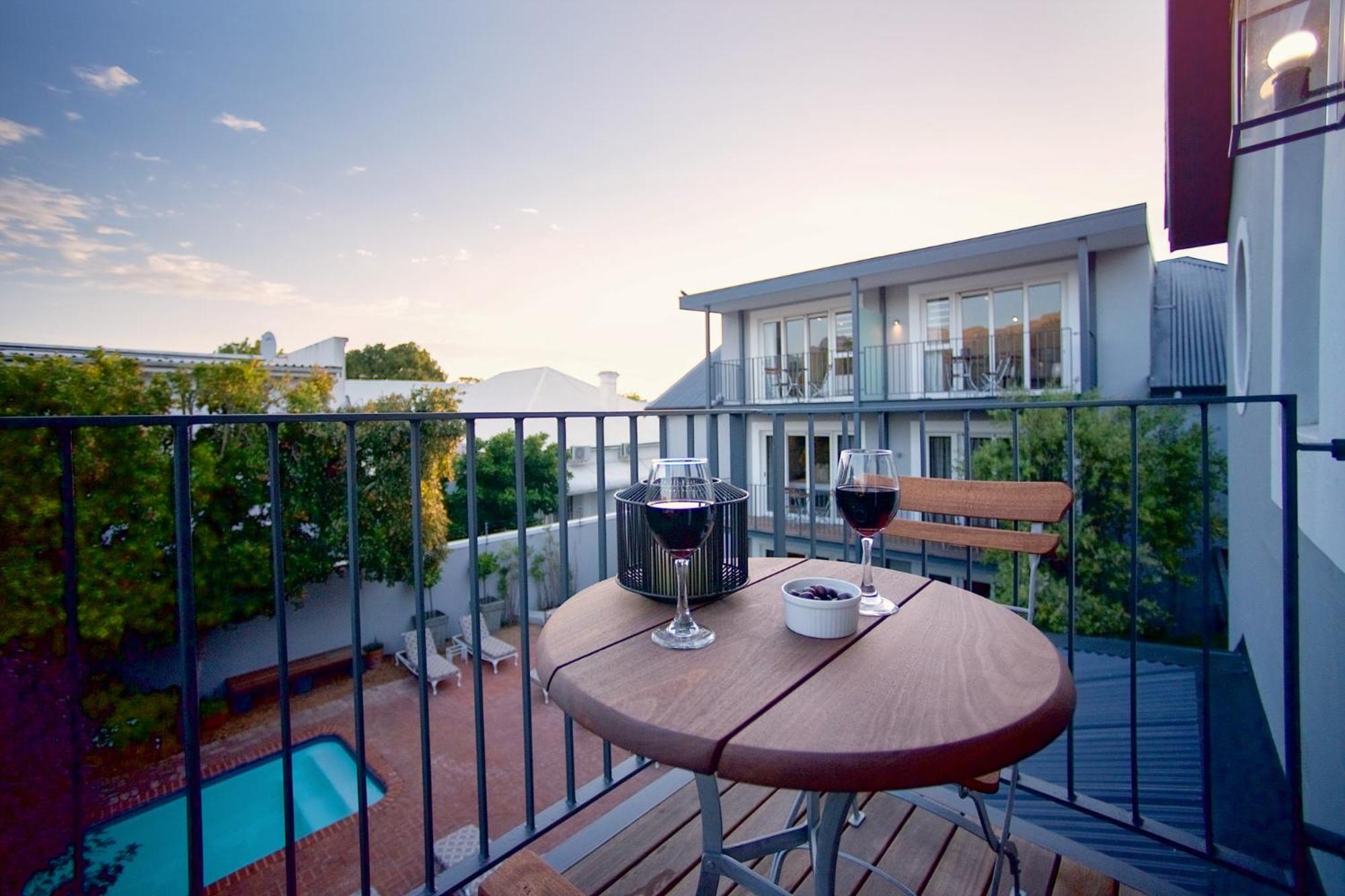 Deluxe Double or Twin Room with Balcony - Photo 11