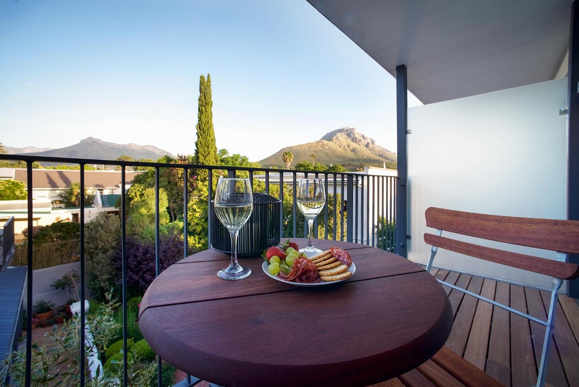 Deluxe Double or Twin Room with Balcony - Photo 5