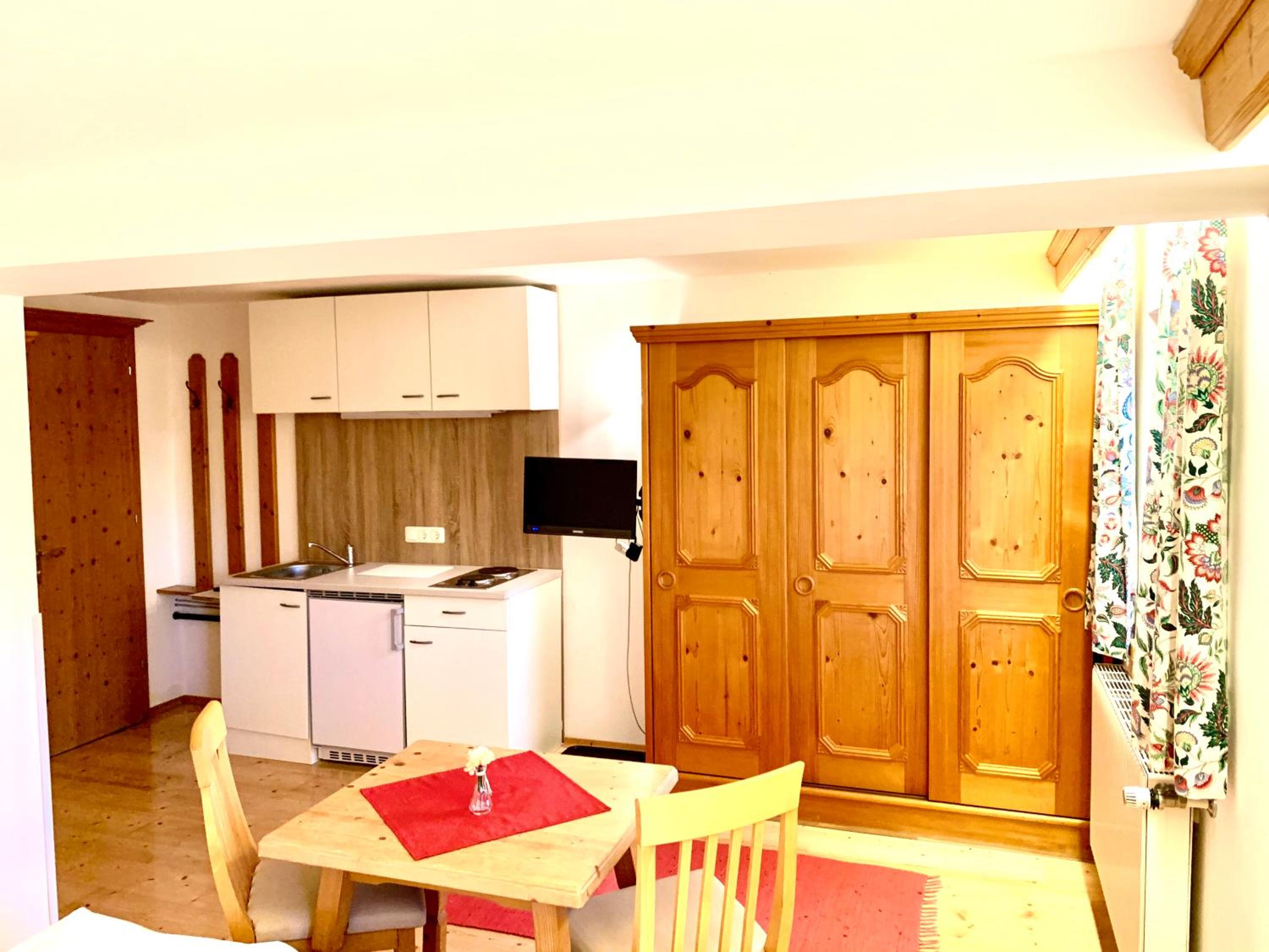 Apartment photo 2