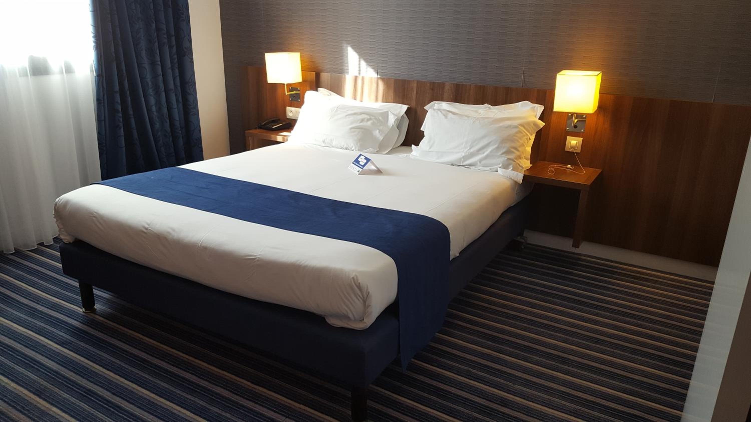 Standard Queen Room - Accessible with Free Breakfast - Photo 2