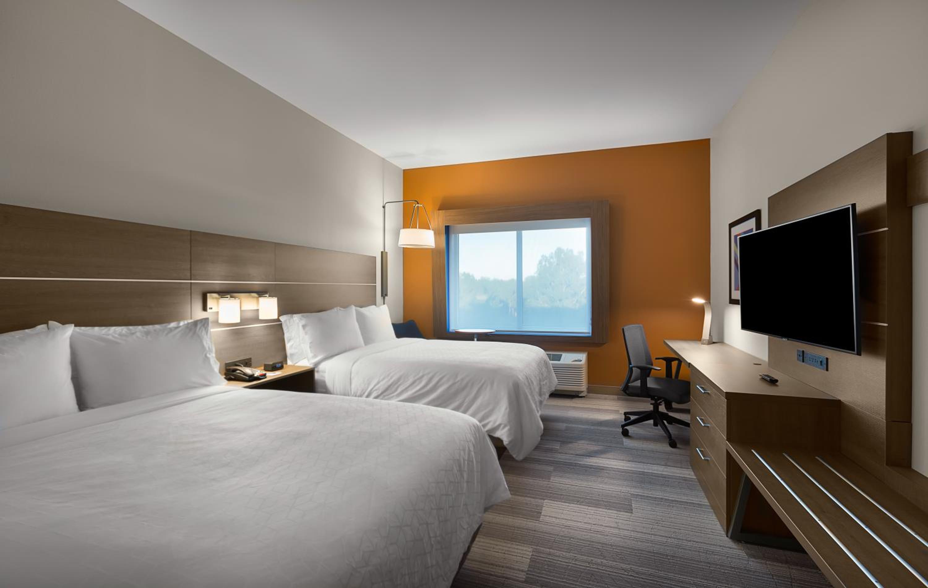 Standard Queen Room with Two Queen Beds - Photo 1