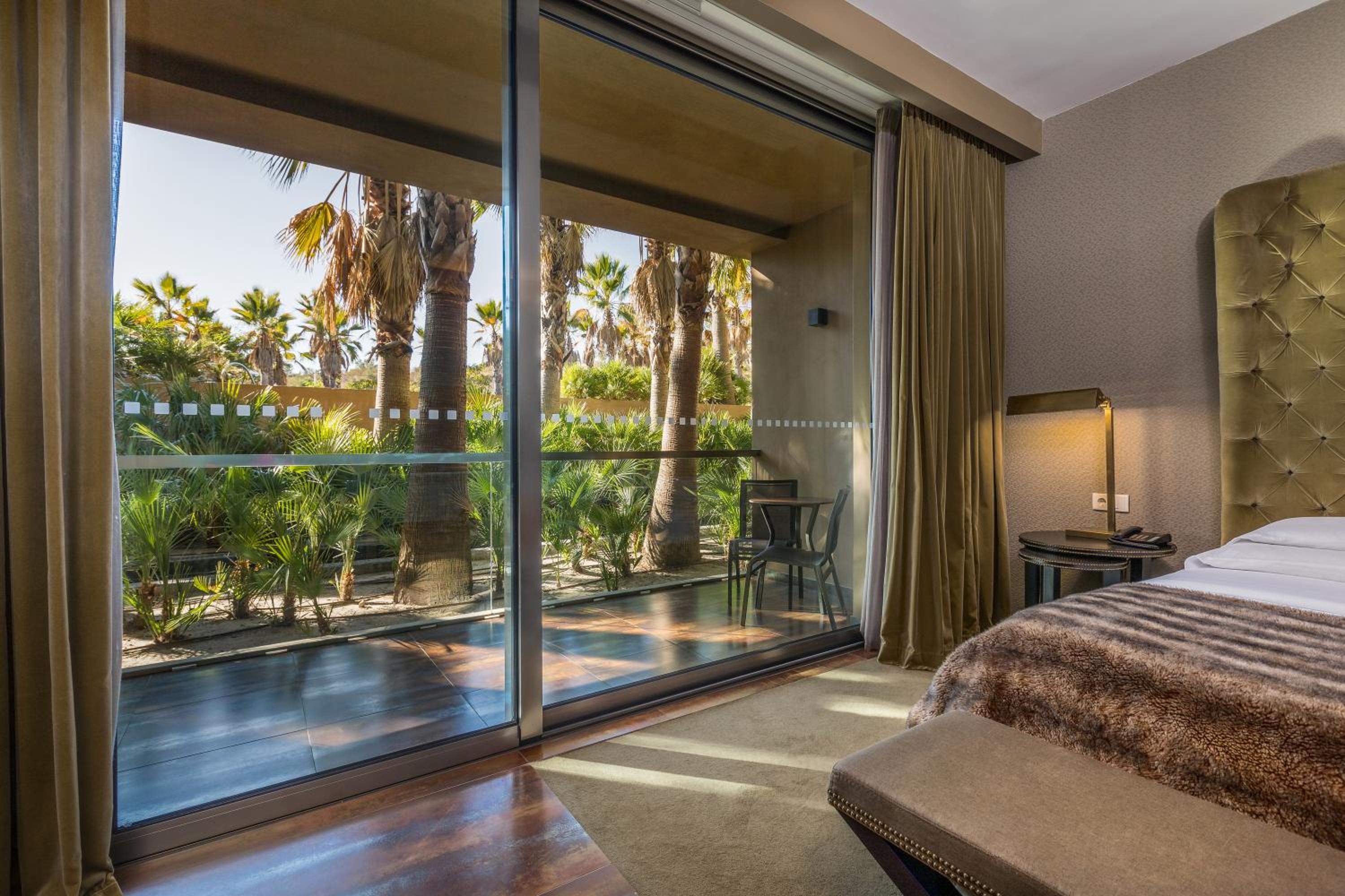 Deluxe Room - Photo 5