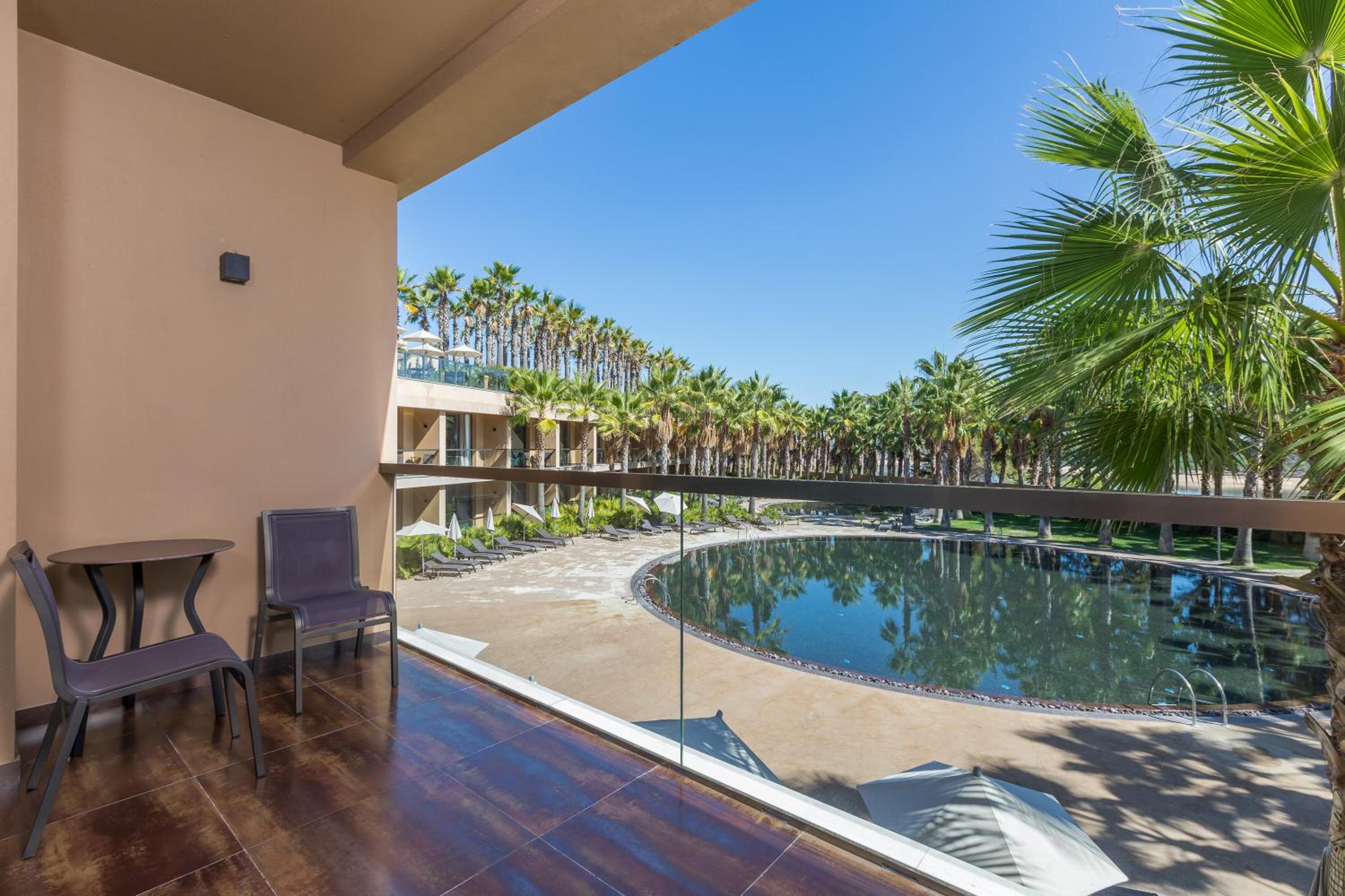 Superior Double Room with Garden and Pool View - Photo 7