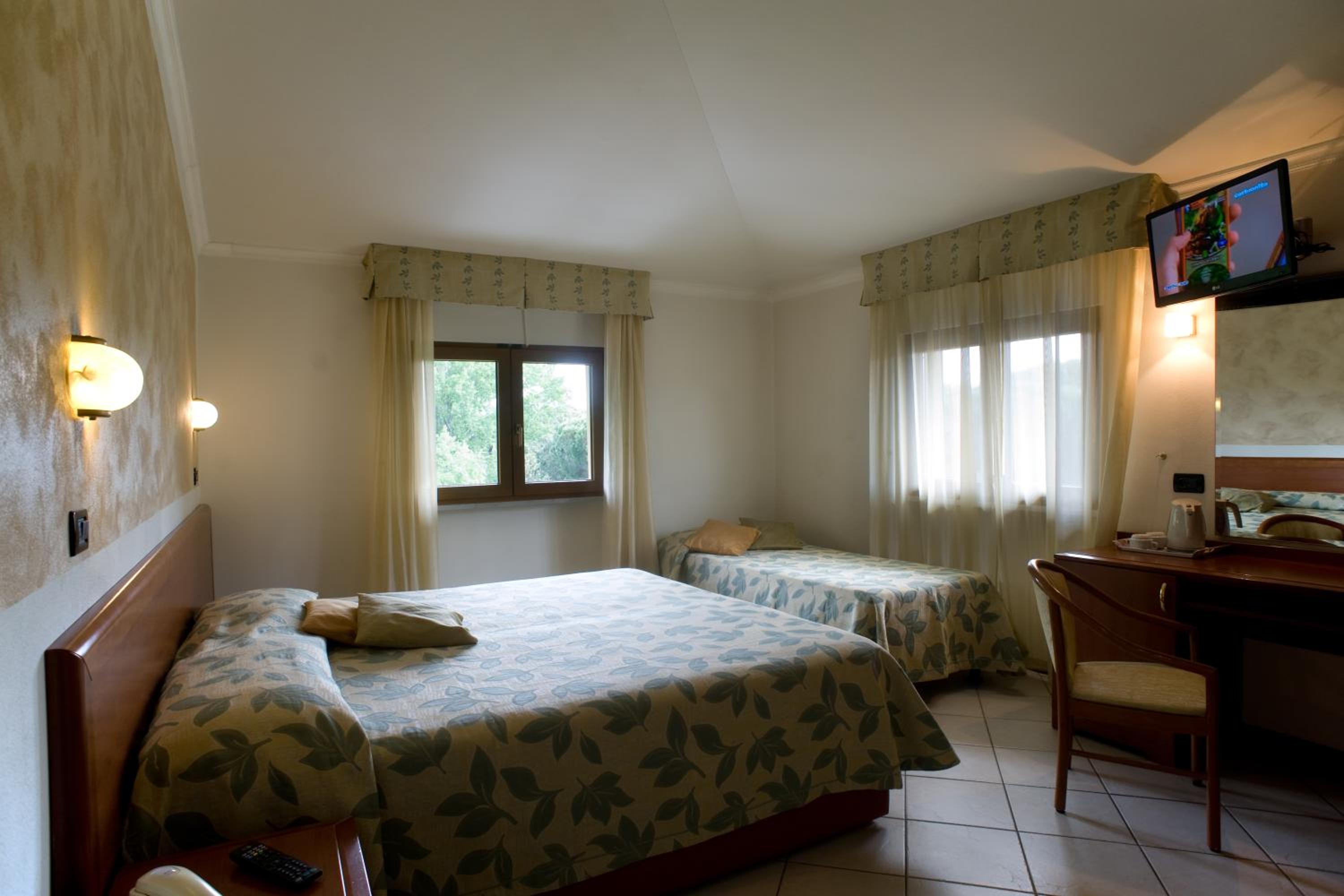 Double Room - Photo 17
