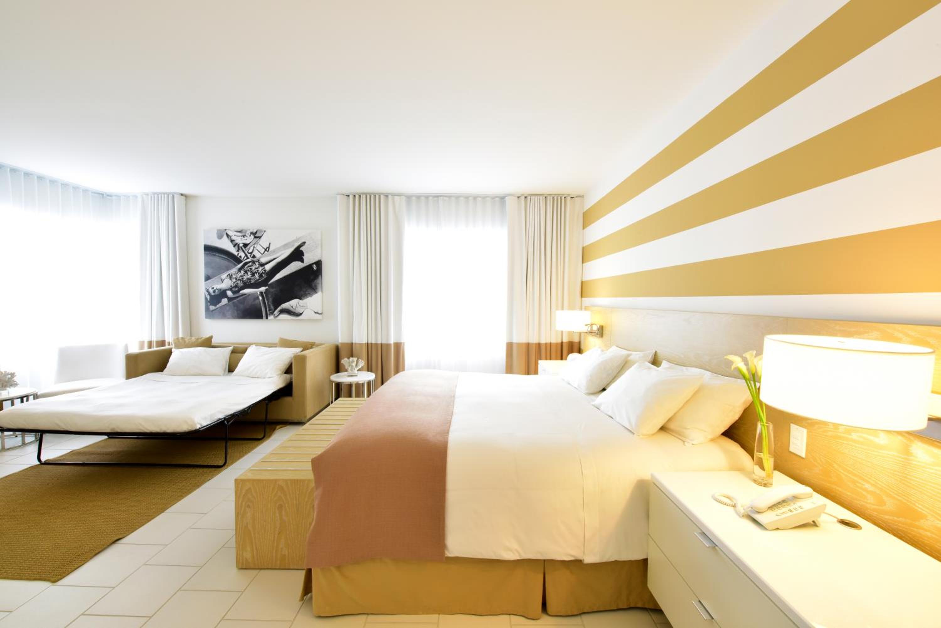 Deluxe with Sofa Bed - Photo 3