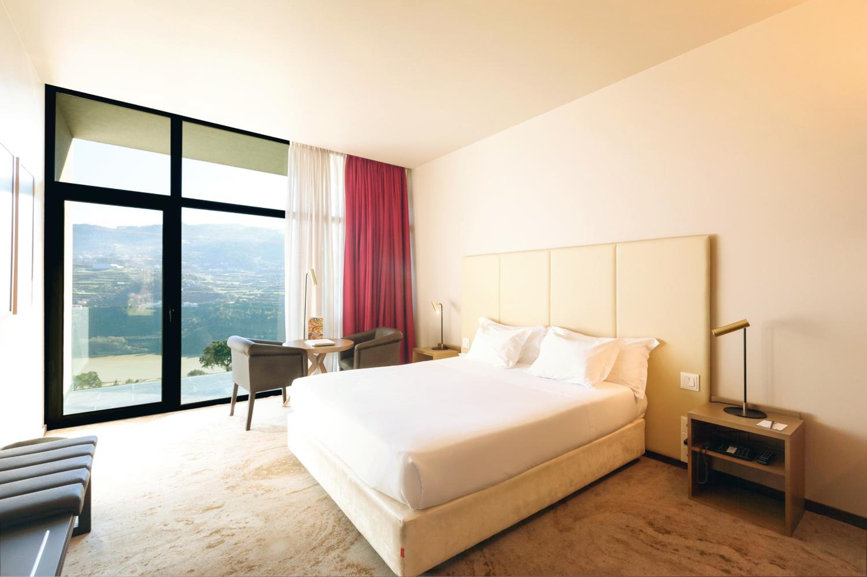 Double Room with River View - Photo 4