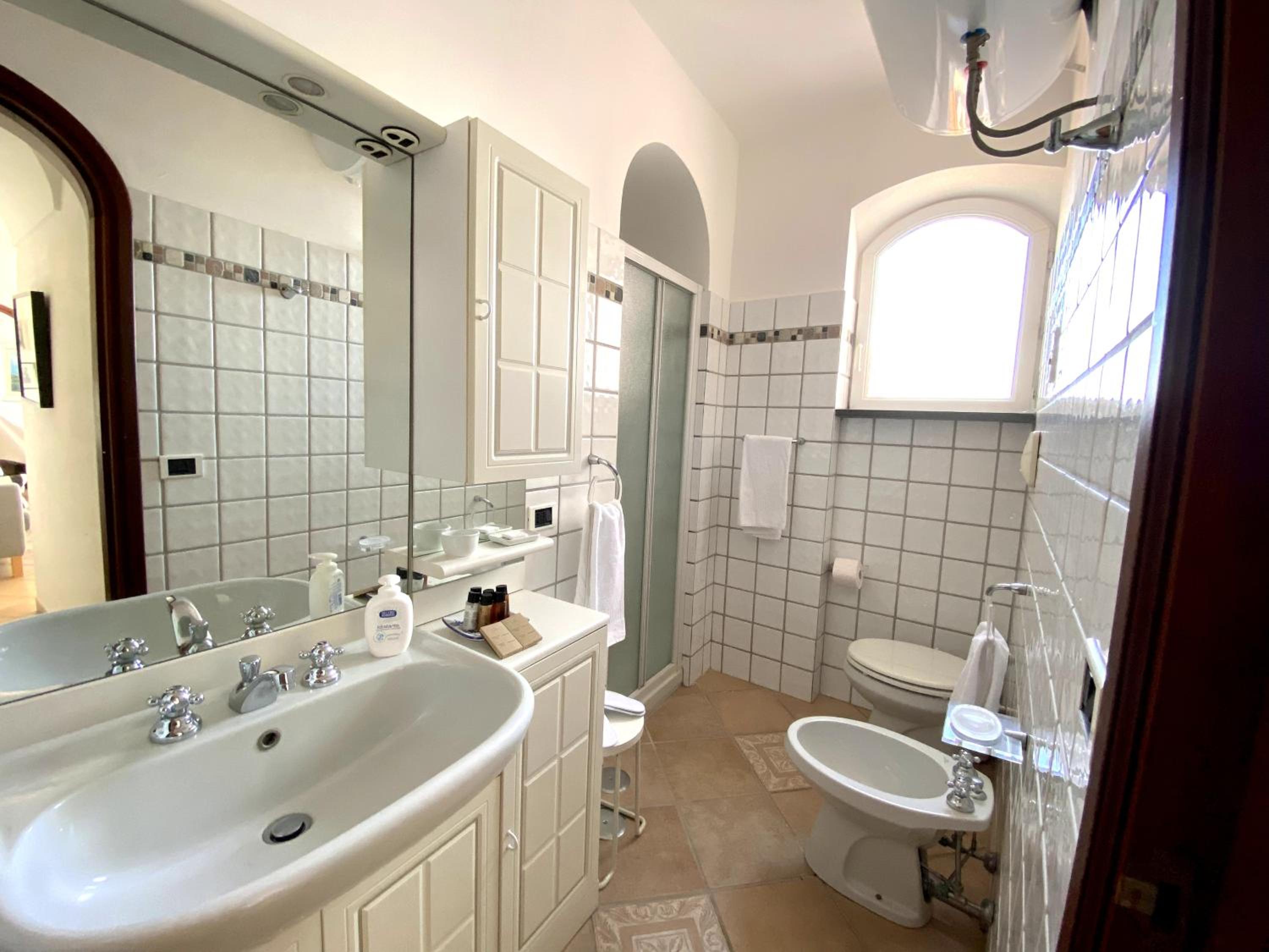 One-Bedroom House - Photo 4