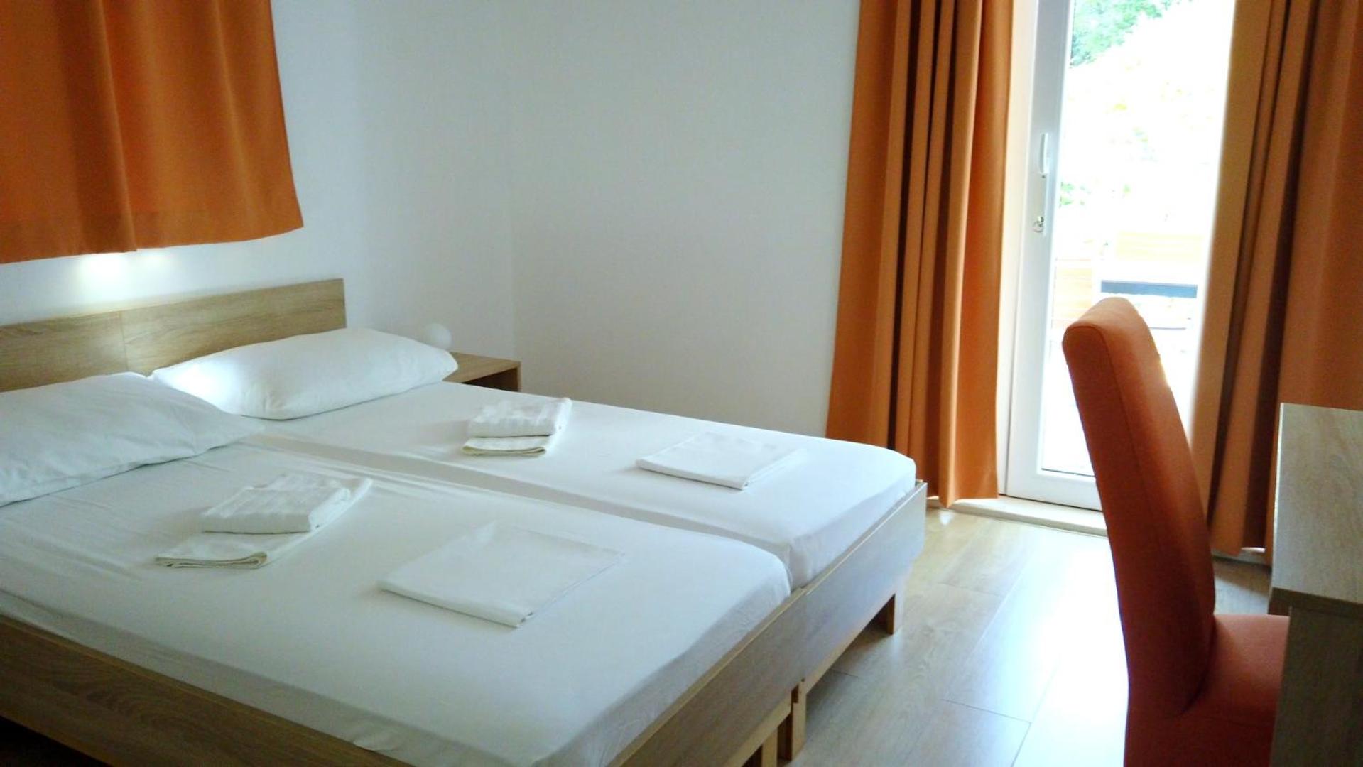 Double Room with Patio photo 1