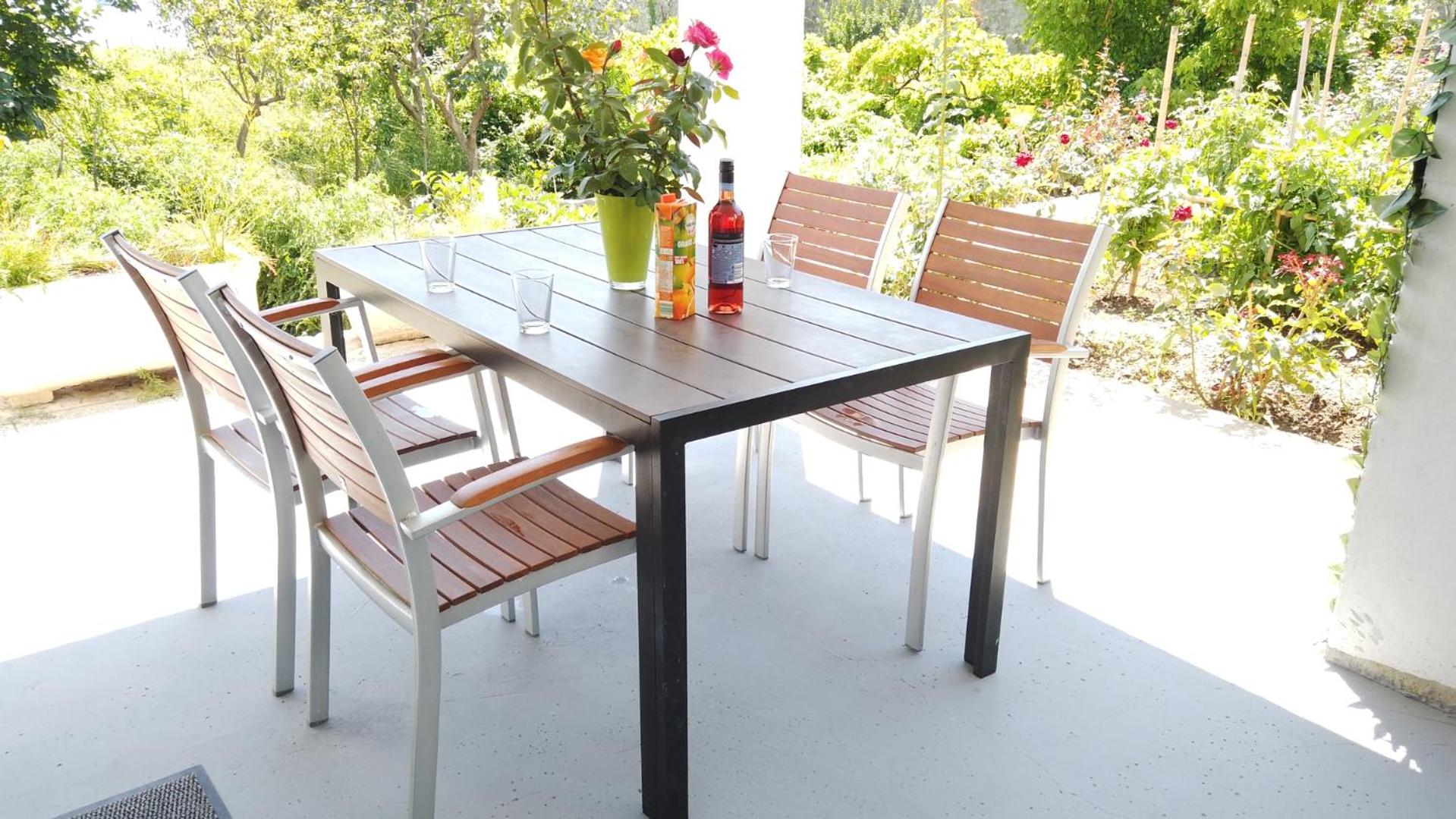 Two-Bedroom Apartment with Patio photo 1