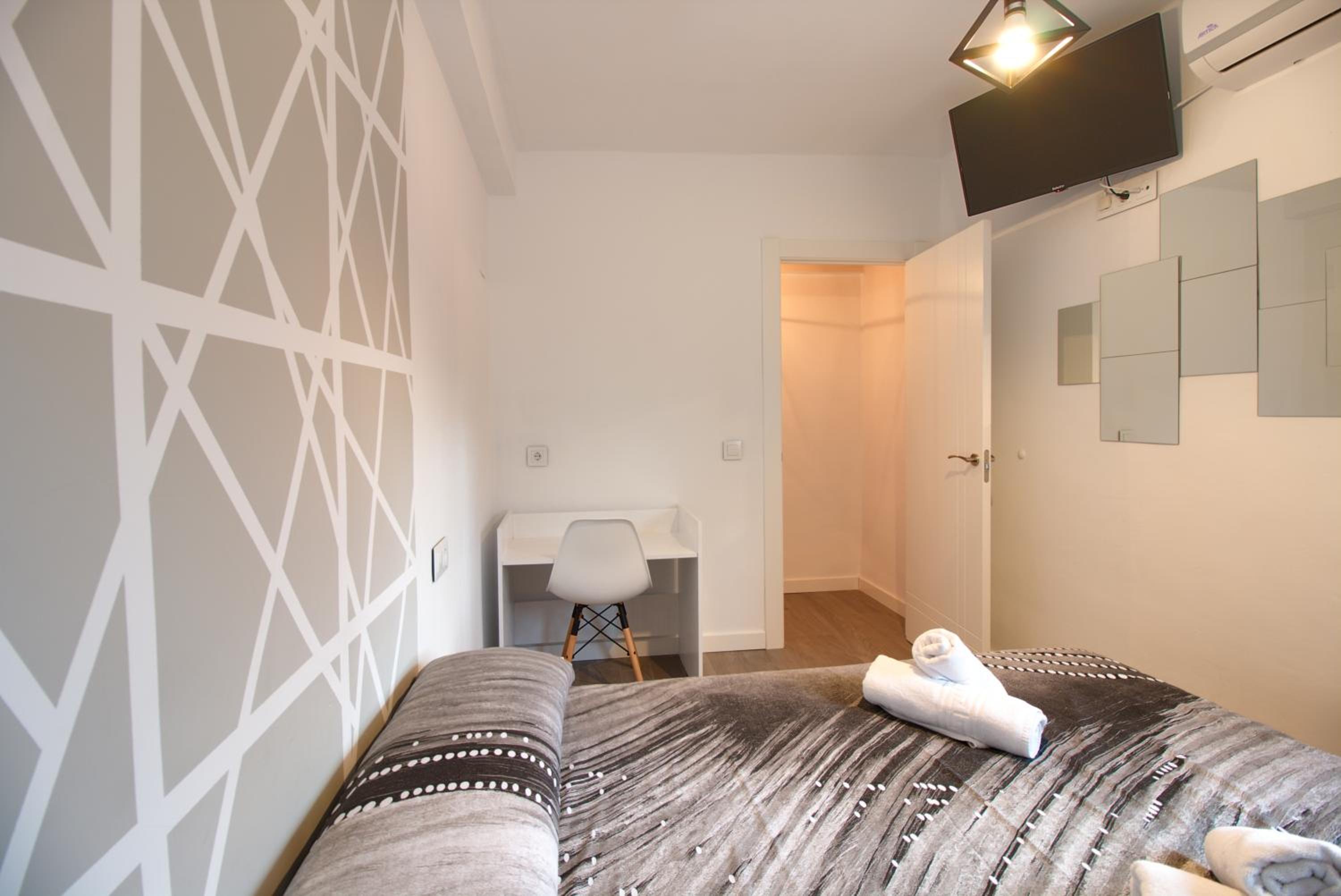 Three-Bedroom Apartment - Photo 28