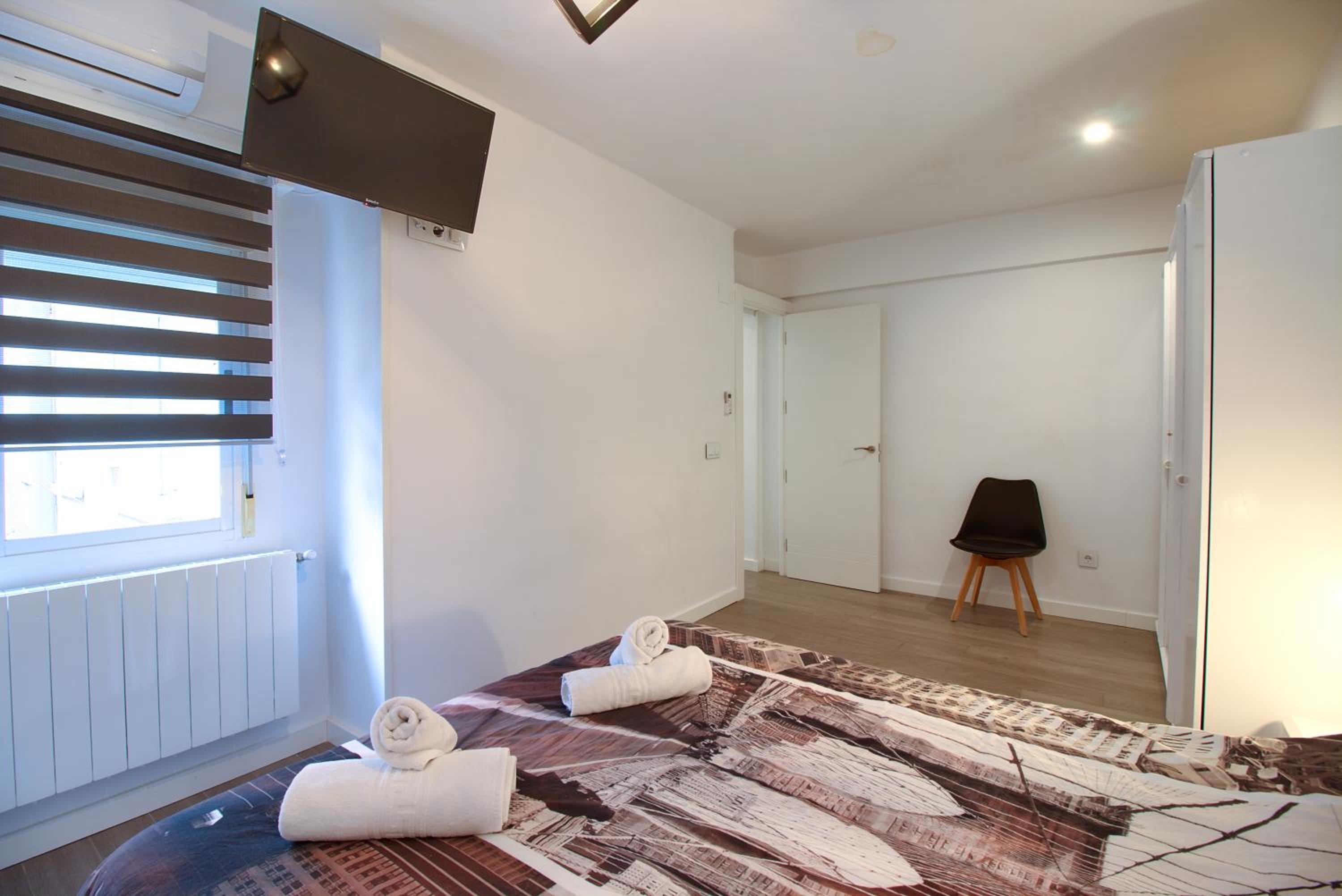 Three-Bedroom Apartment - Photo 23
