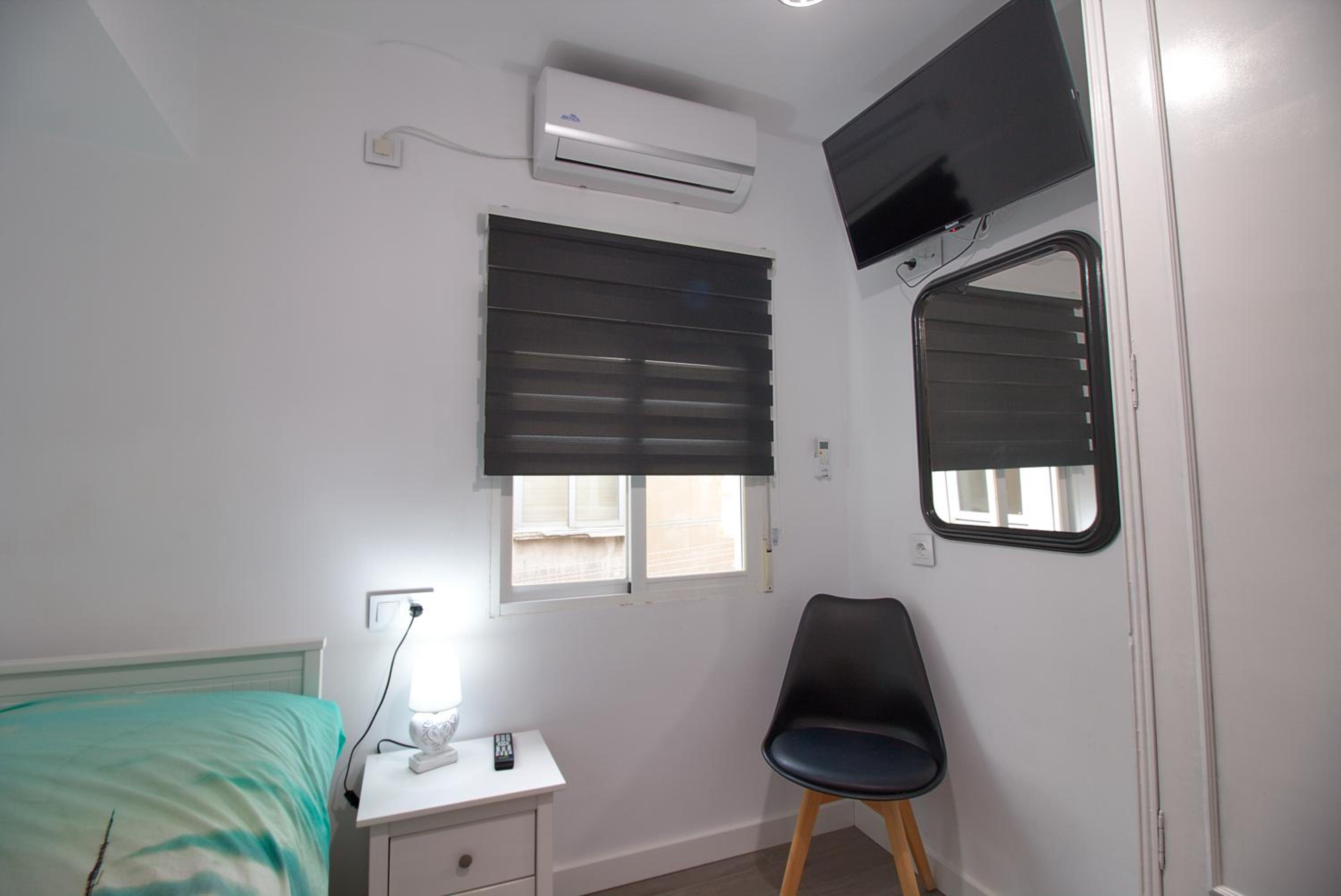 Three-Bedroom Apartment - Photo 21