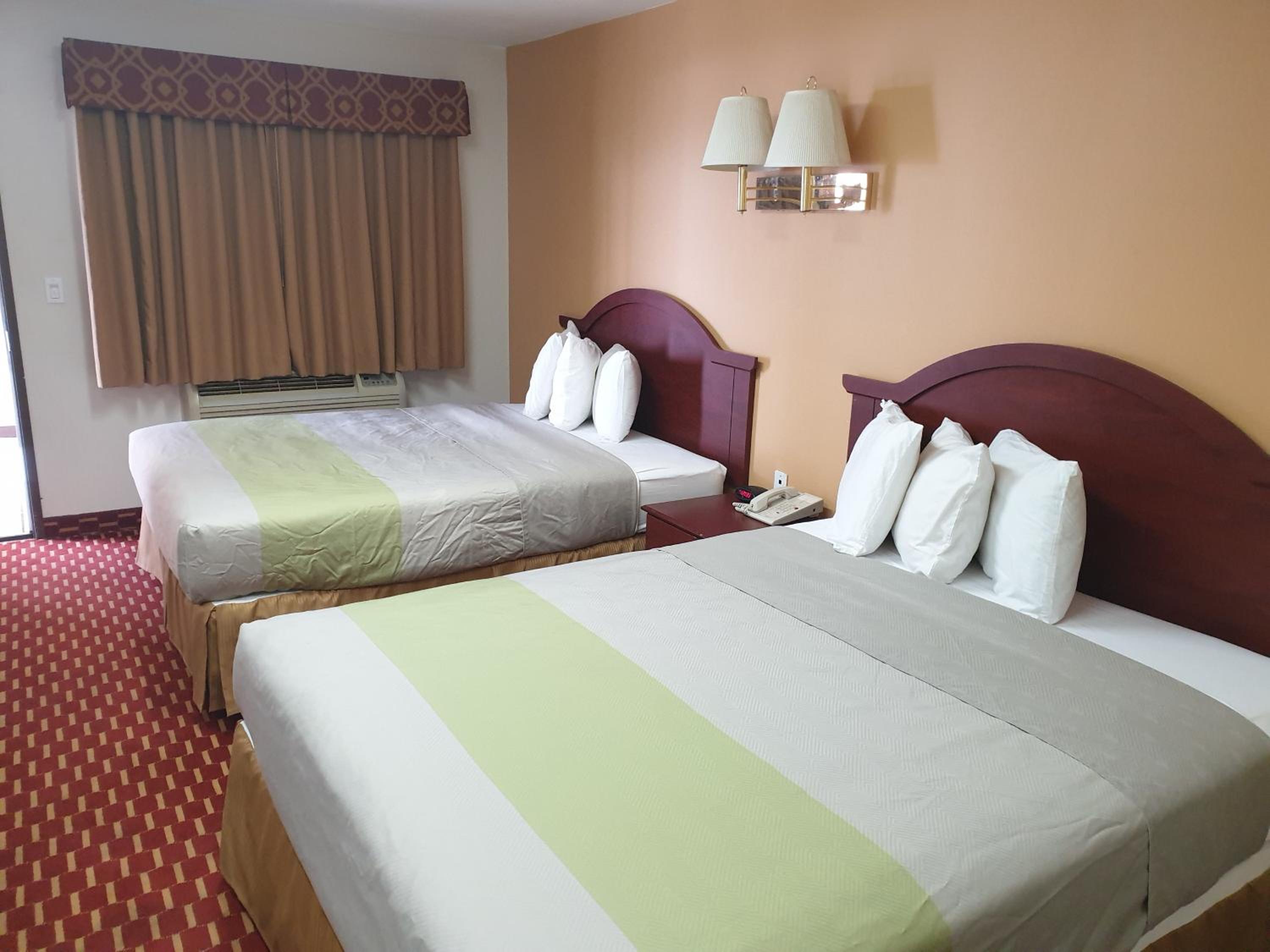 Deluxe Double Room with Two Double Beds photo 2