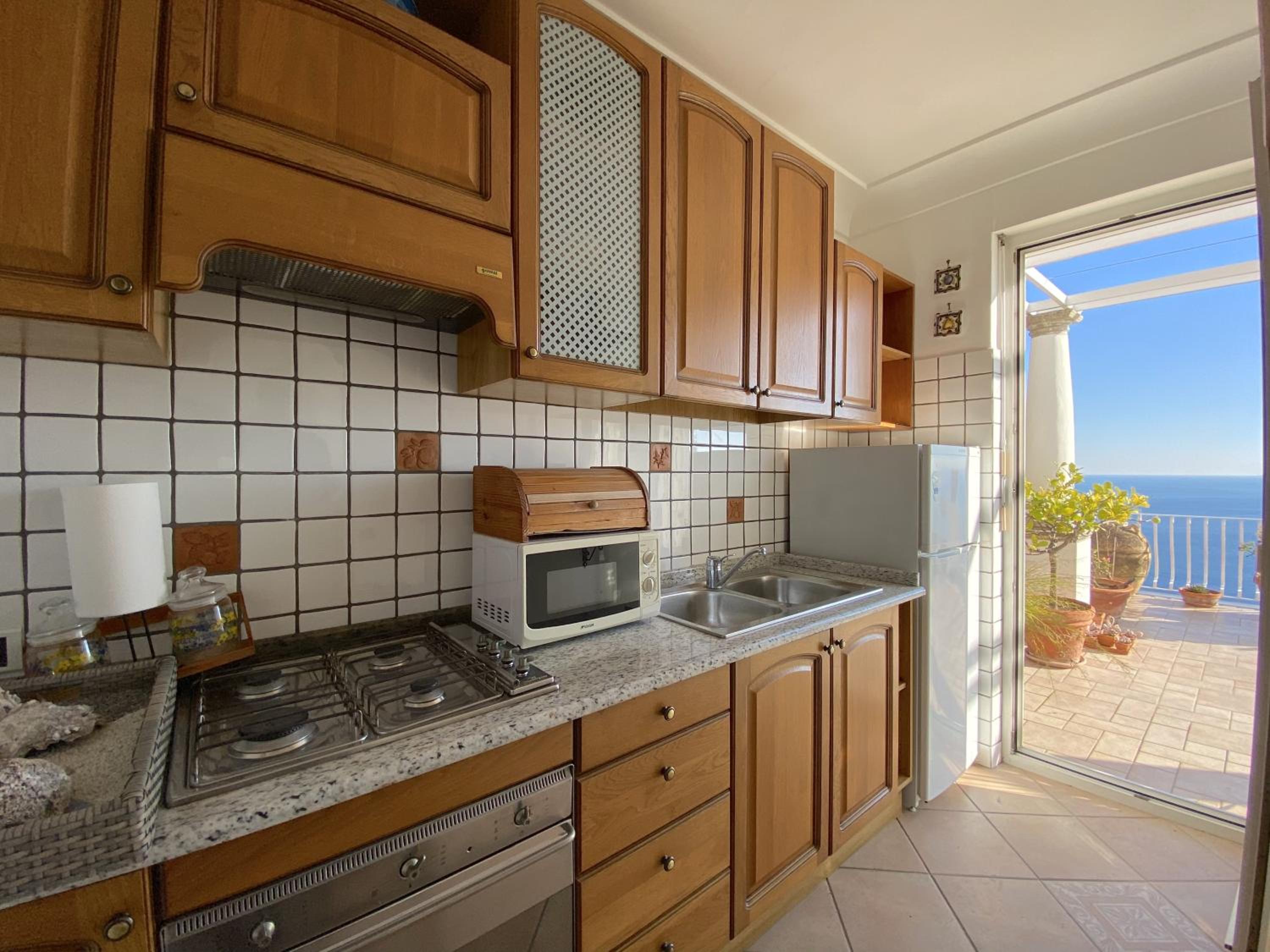 One-Bedroom House - Photo 8