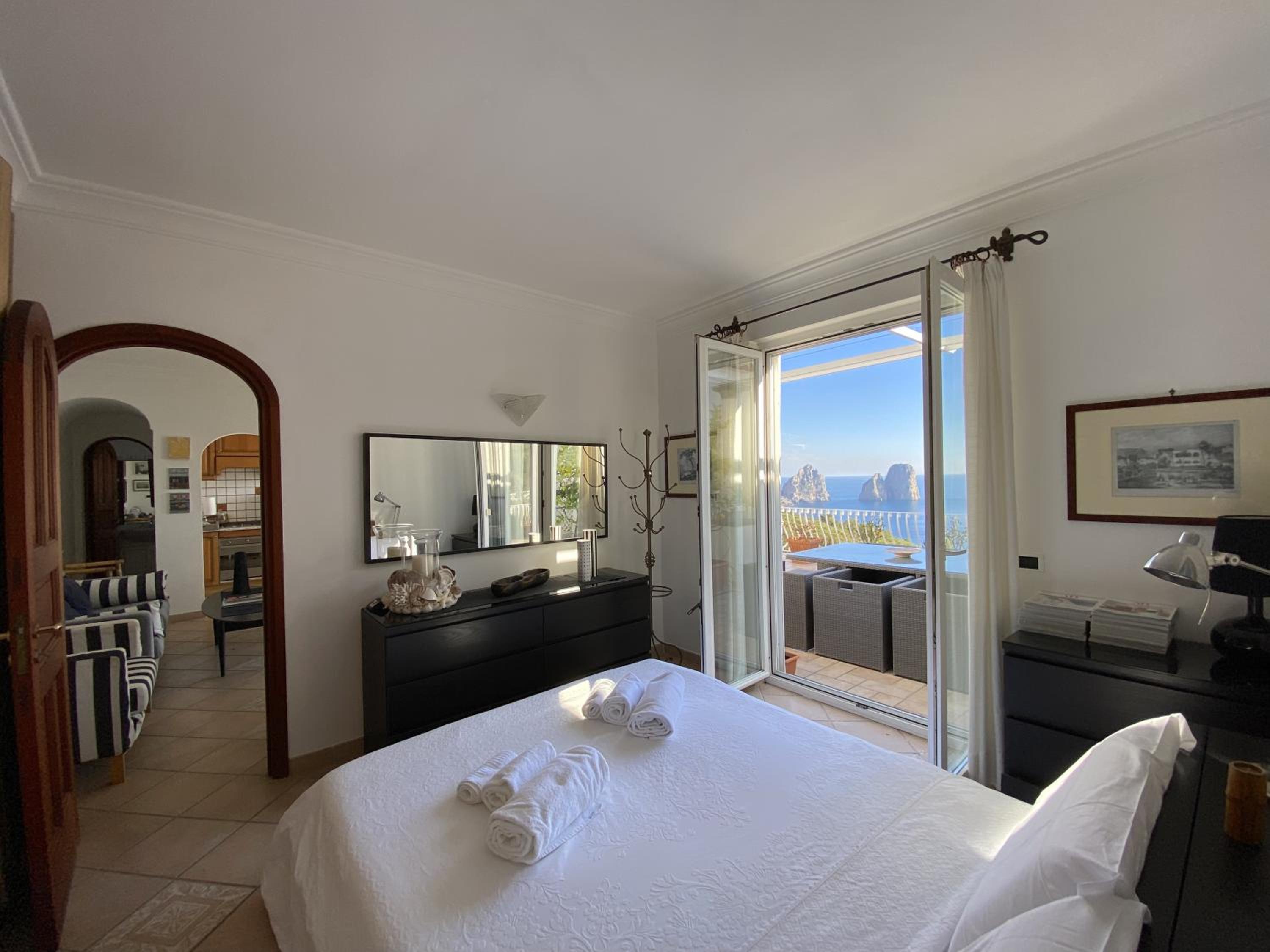 One-Bedroom House - Photo 11